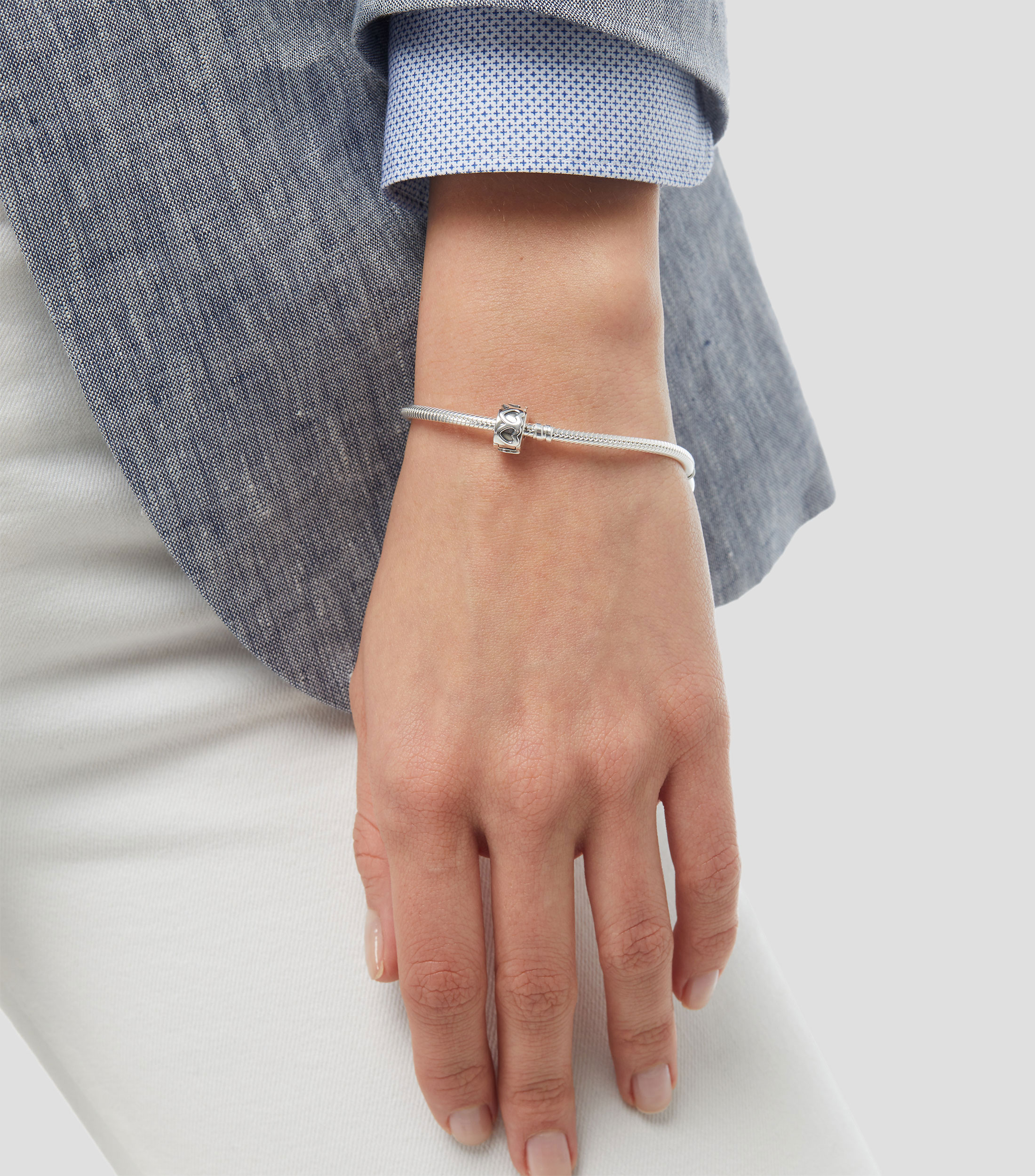 Charm clip Banda de corazones en plata .925 Pandora Moments Mujer