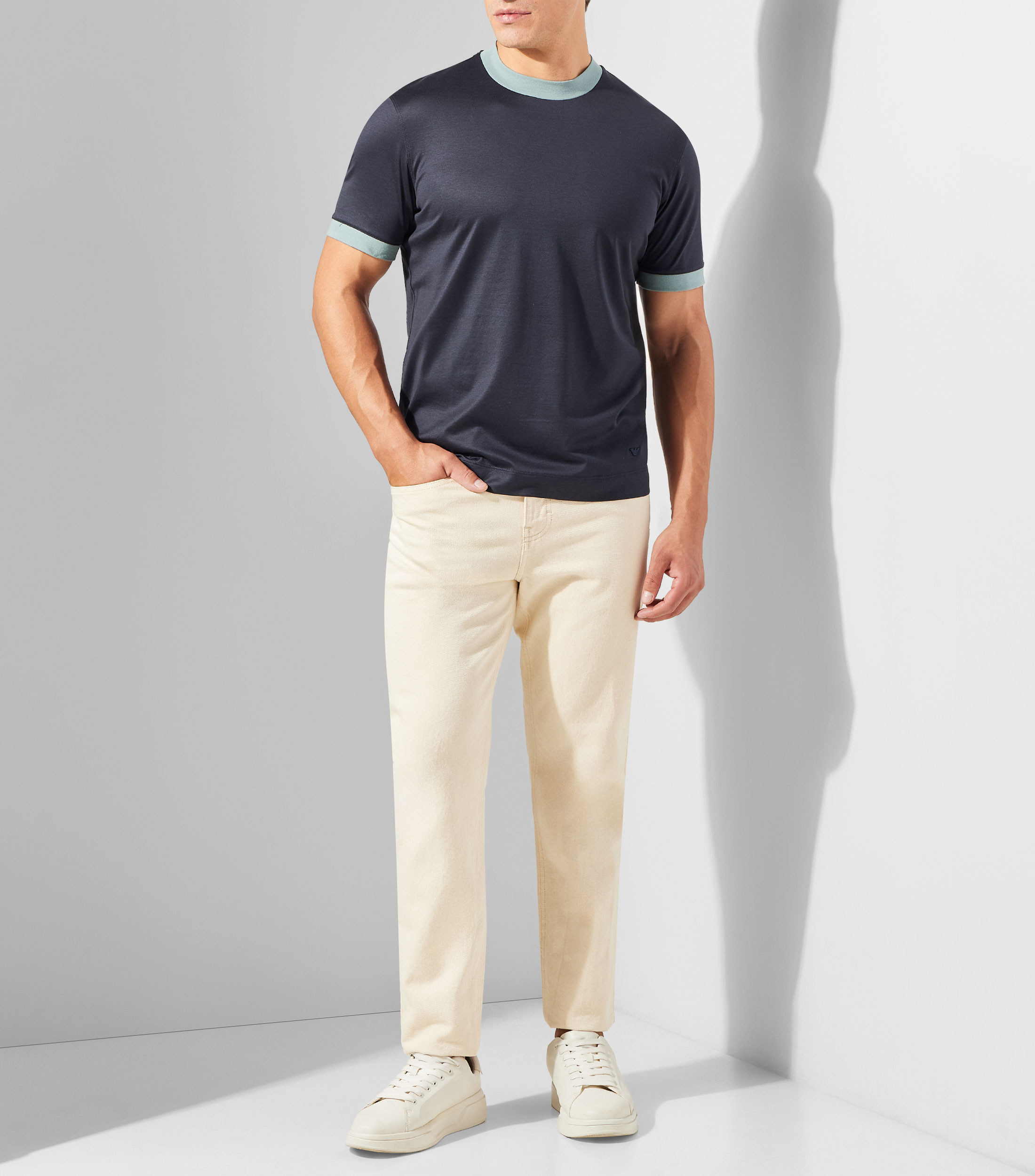 Playera cuello redondo manga corta lisa Hombre