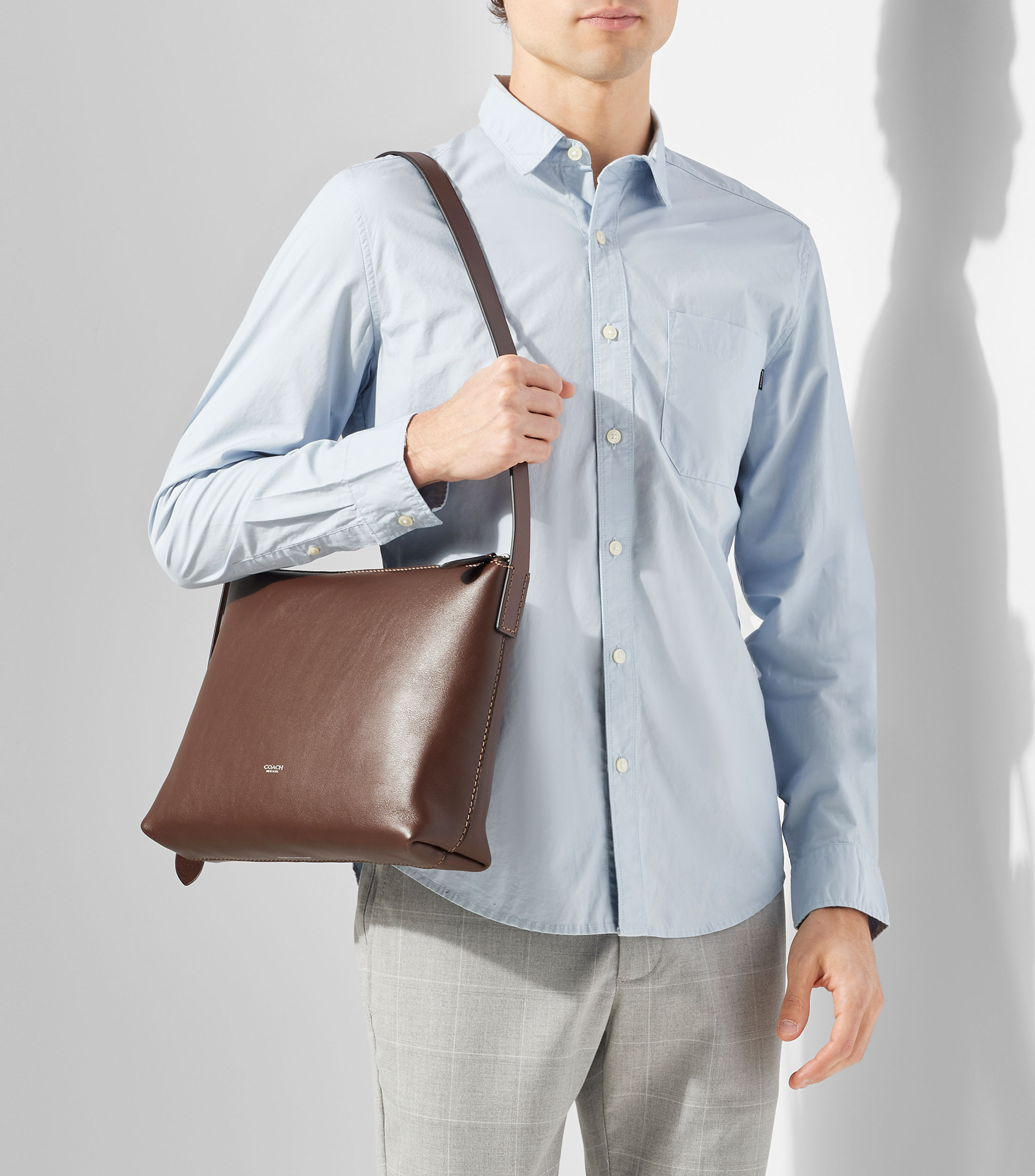 Bolso Messenger en piel vacuna Mott liso Hombre