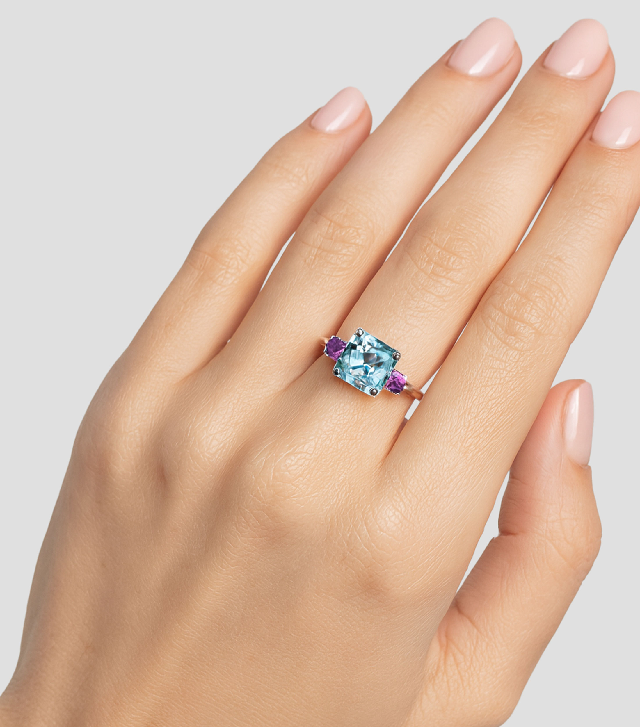 Anillo en plata con incrustaciones de topacios Mujer