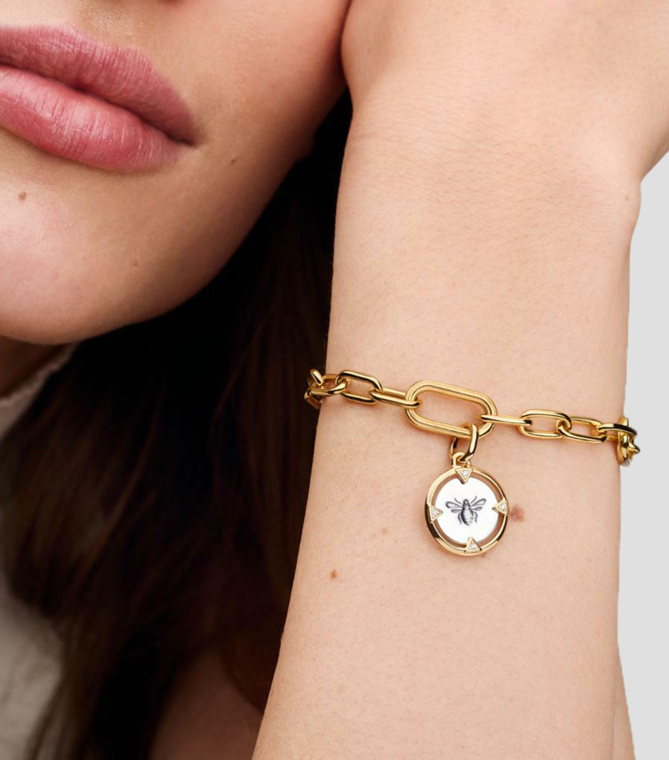 Charm Abeja en plata con Zirconias Cúbicas Mujer
