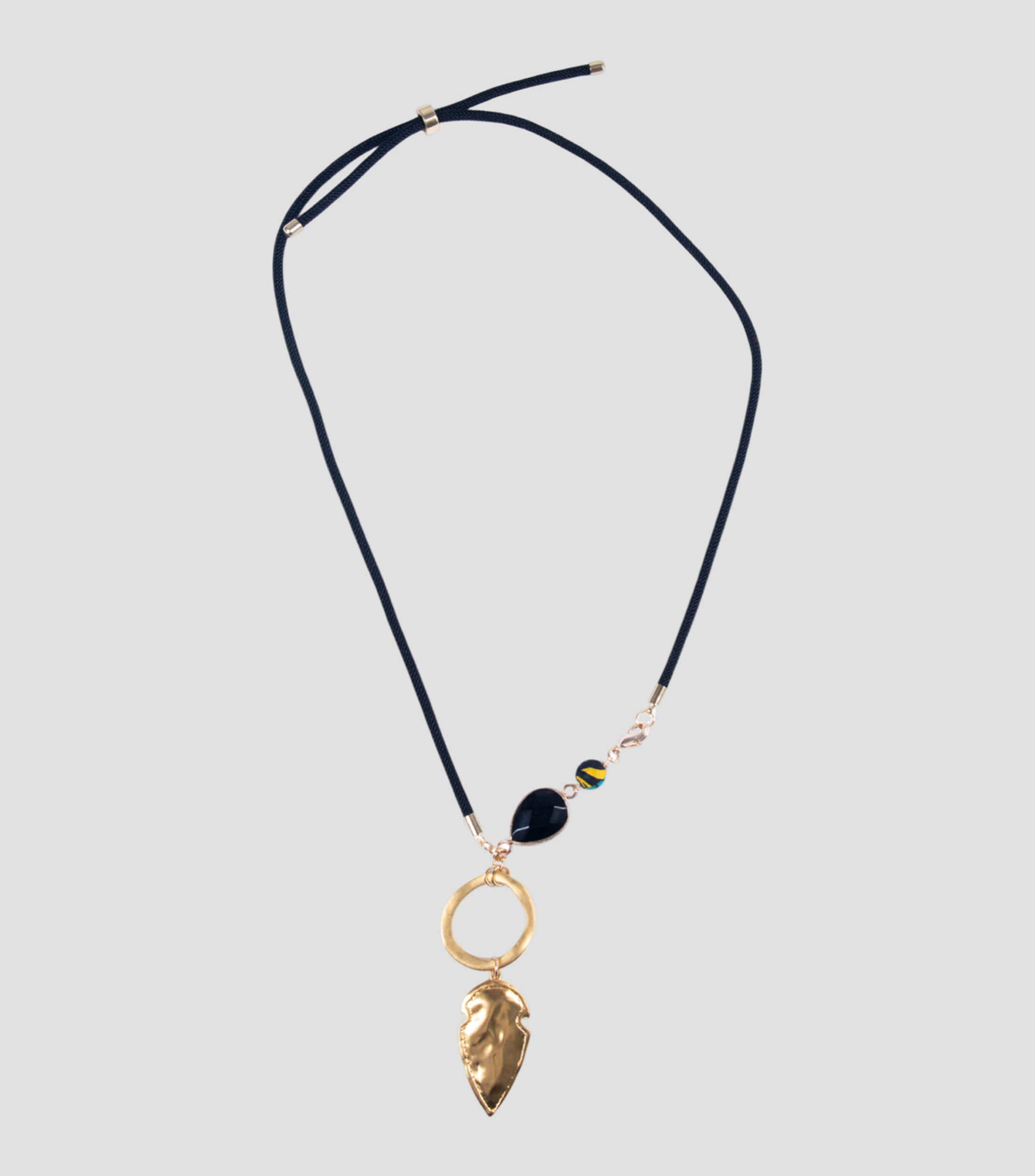 Collar con dijes Mujer