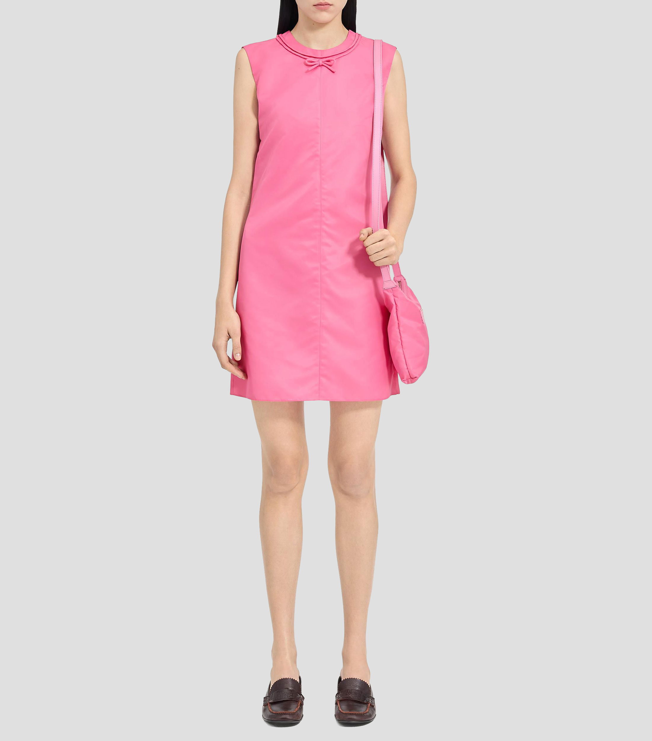 Vestido corto liso Mujer