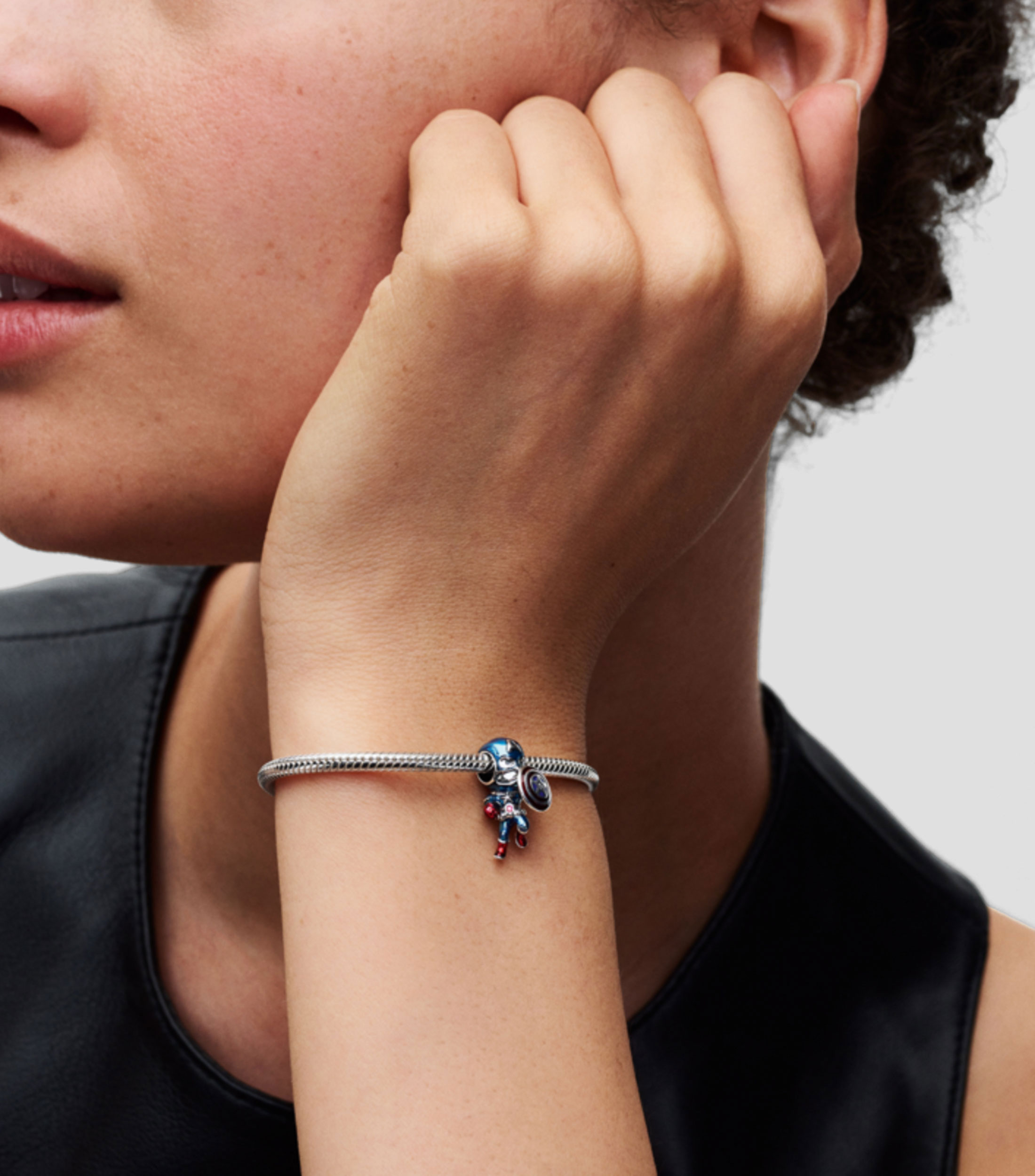 Charm Marvel x Pandora Captain America en plata .925 Mujer