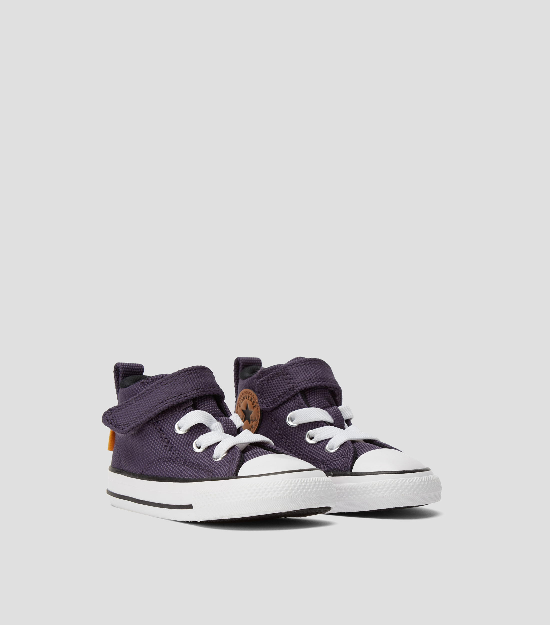 Tenis casuales tipo bota Chuck Taylor Nino