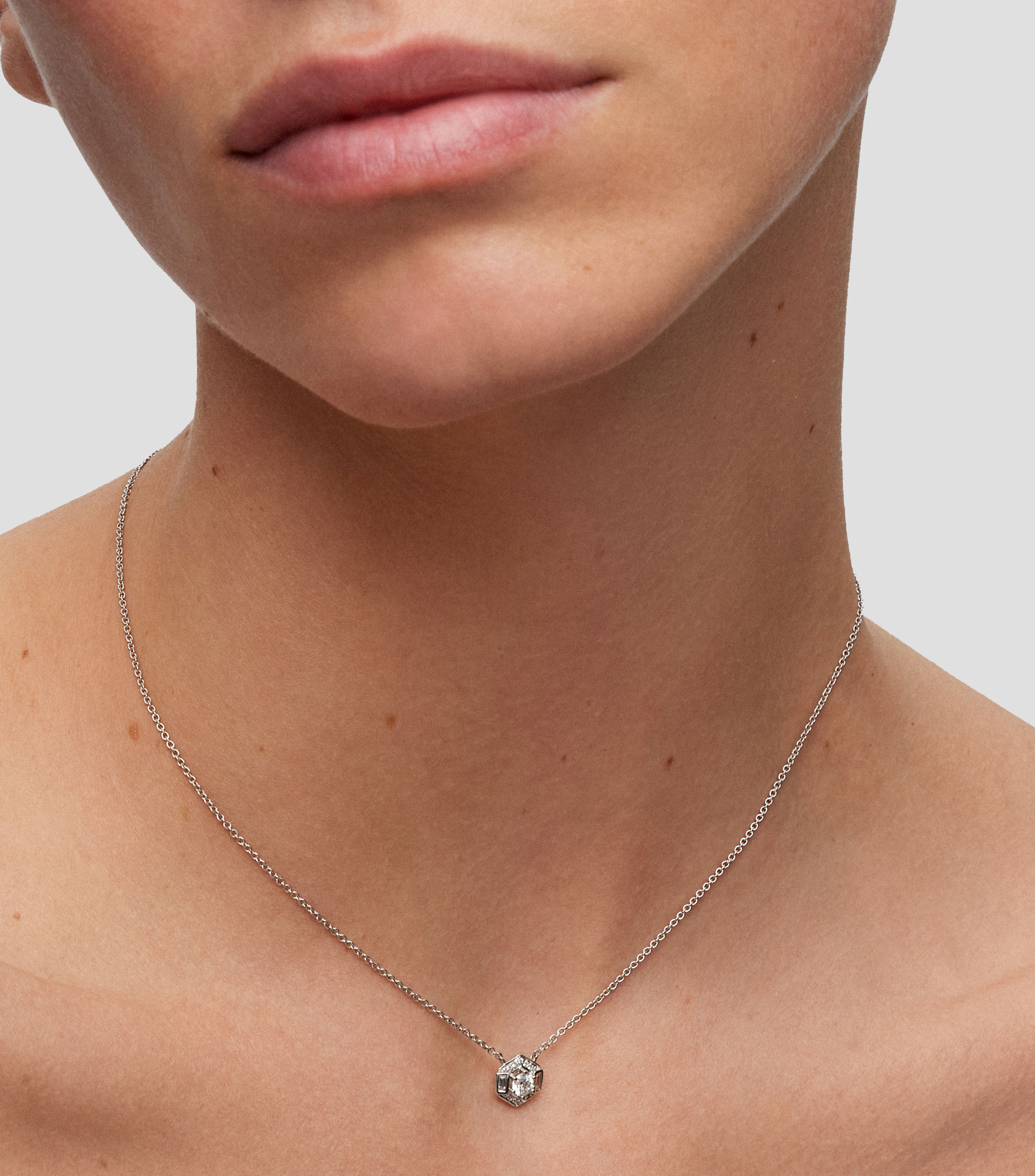 Collar en oro blanco de 18 Kilates con diamante Compromiso Decó Mujer