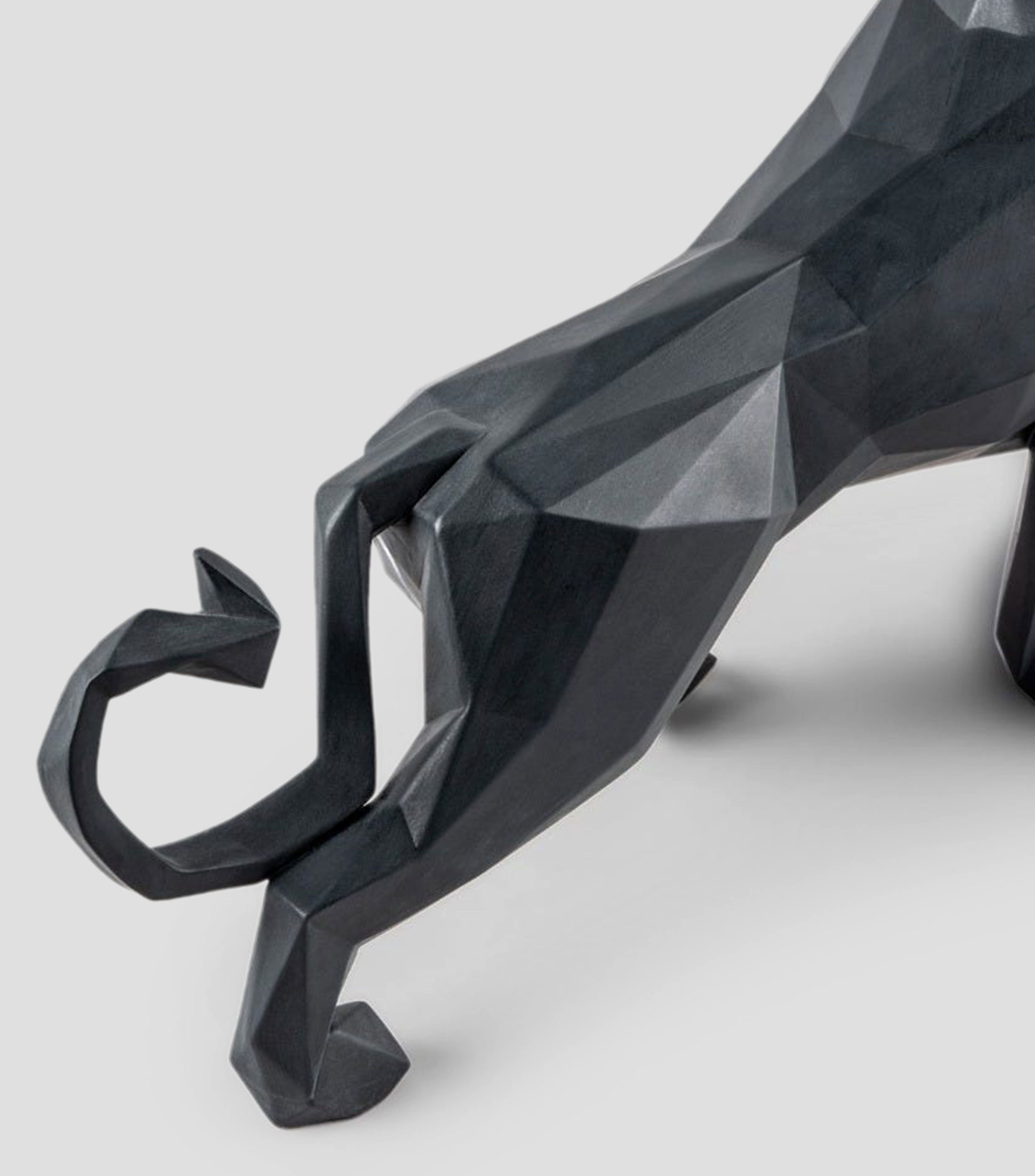 Figura decorativa León Negro Mate en porcelana