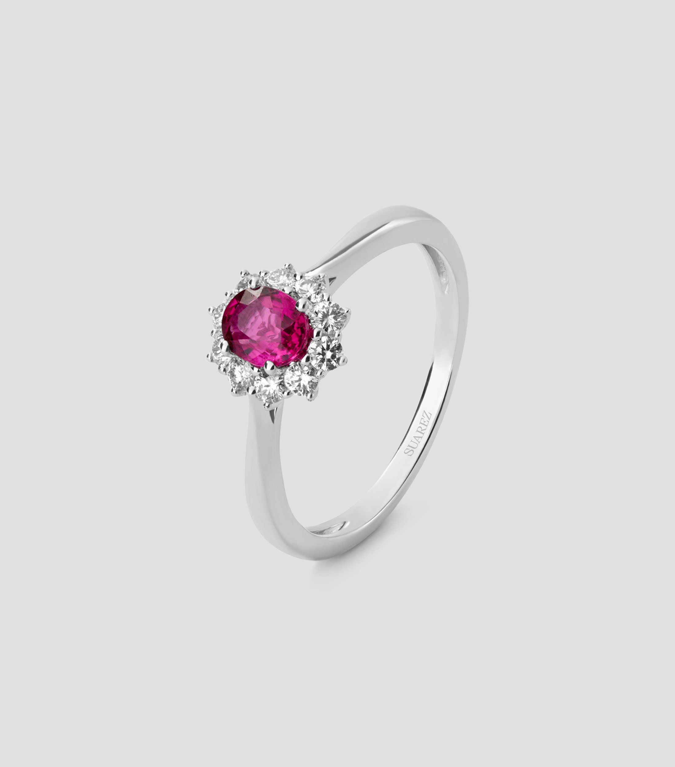 Anillo en Oro blanco de 18 Kilates con rubí Mujer