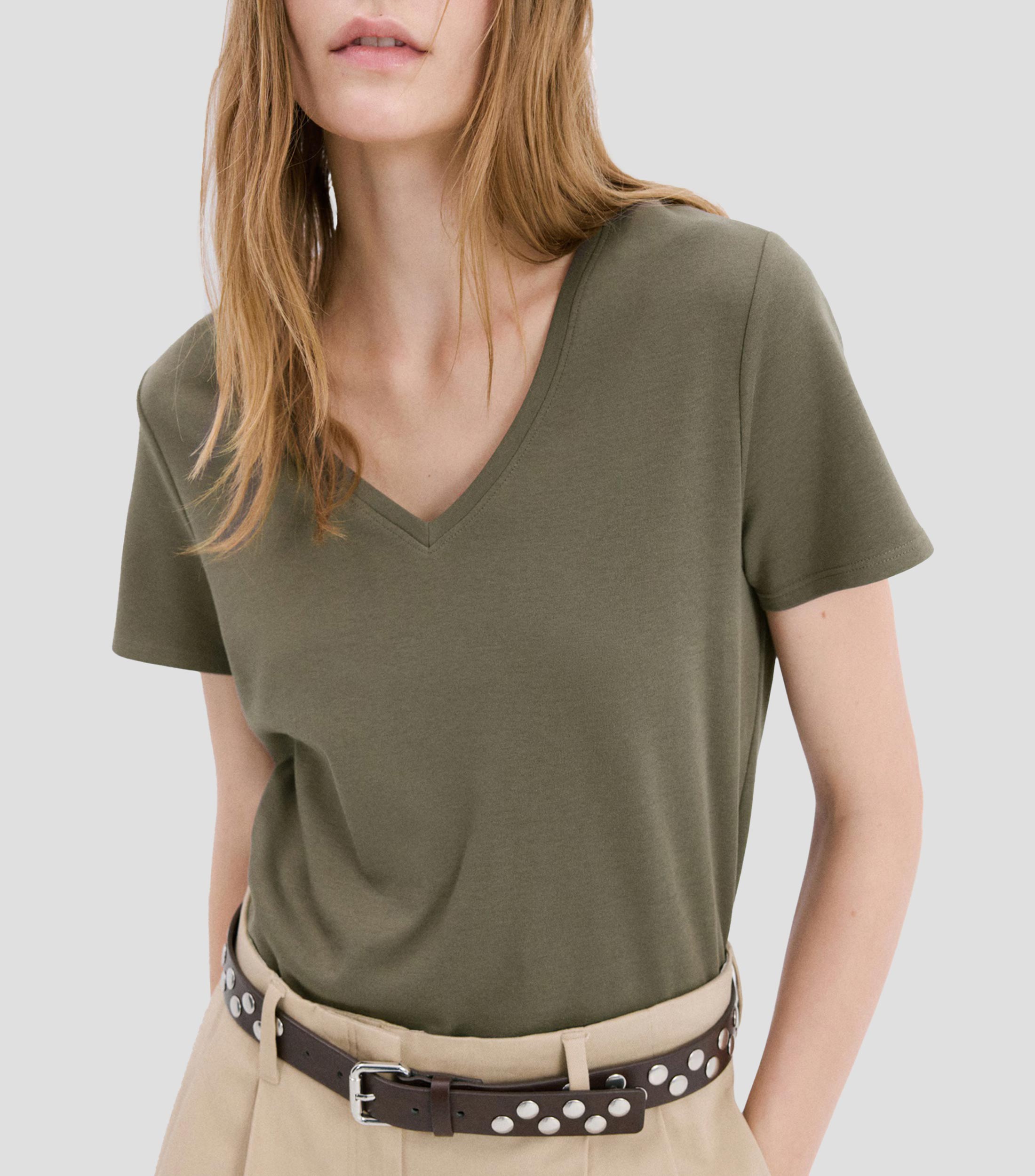 Playera cuello V manga corta lisa Mujer