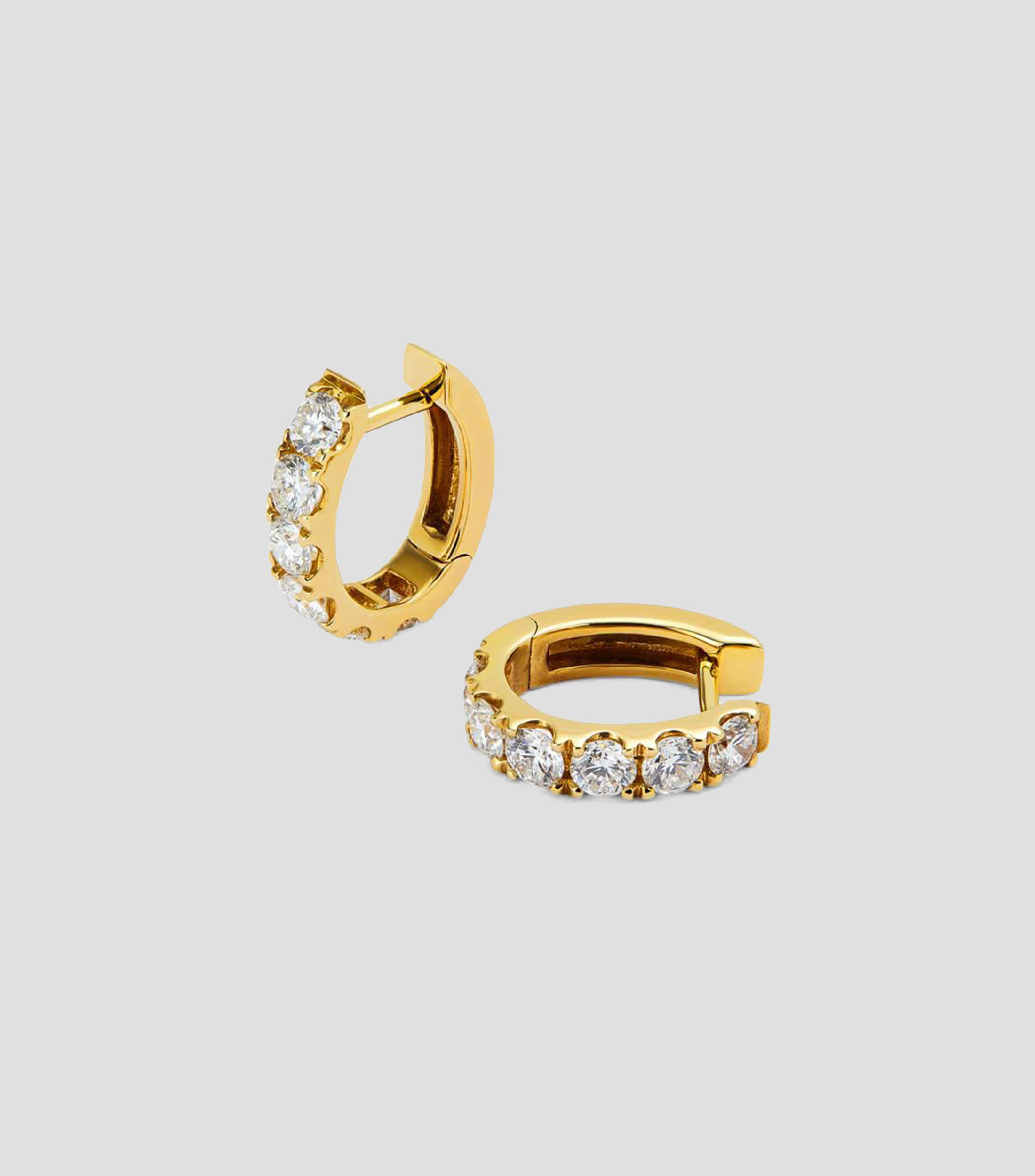 Aretes en Oro amarillo de 18 Kilates con diamantes aro Mujer
