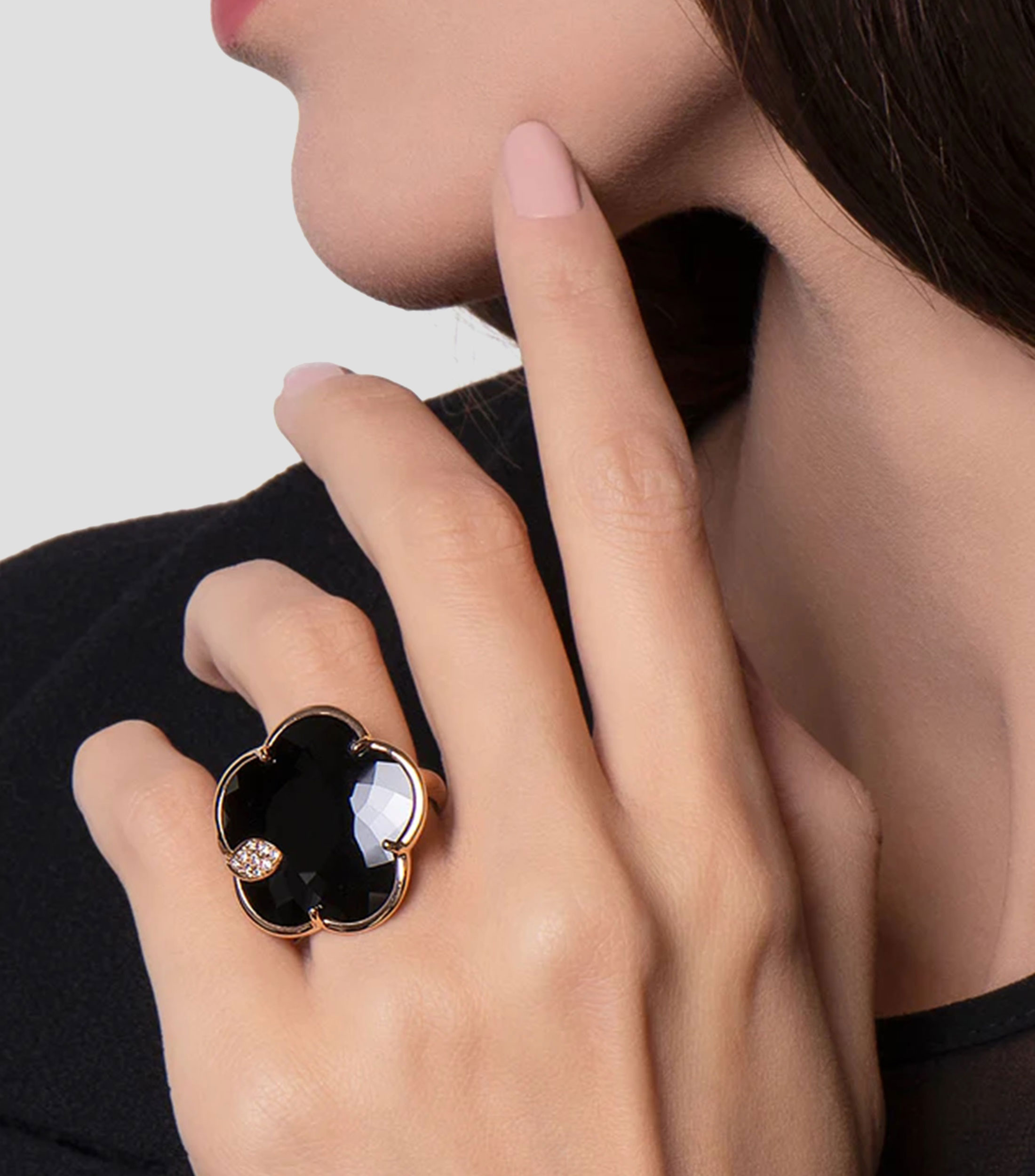 Anillo con Piedra e Incrustaciones Mujer