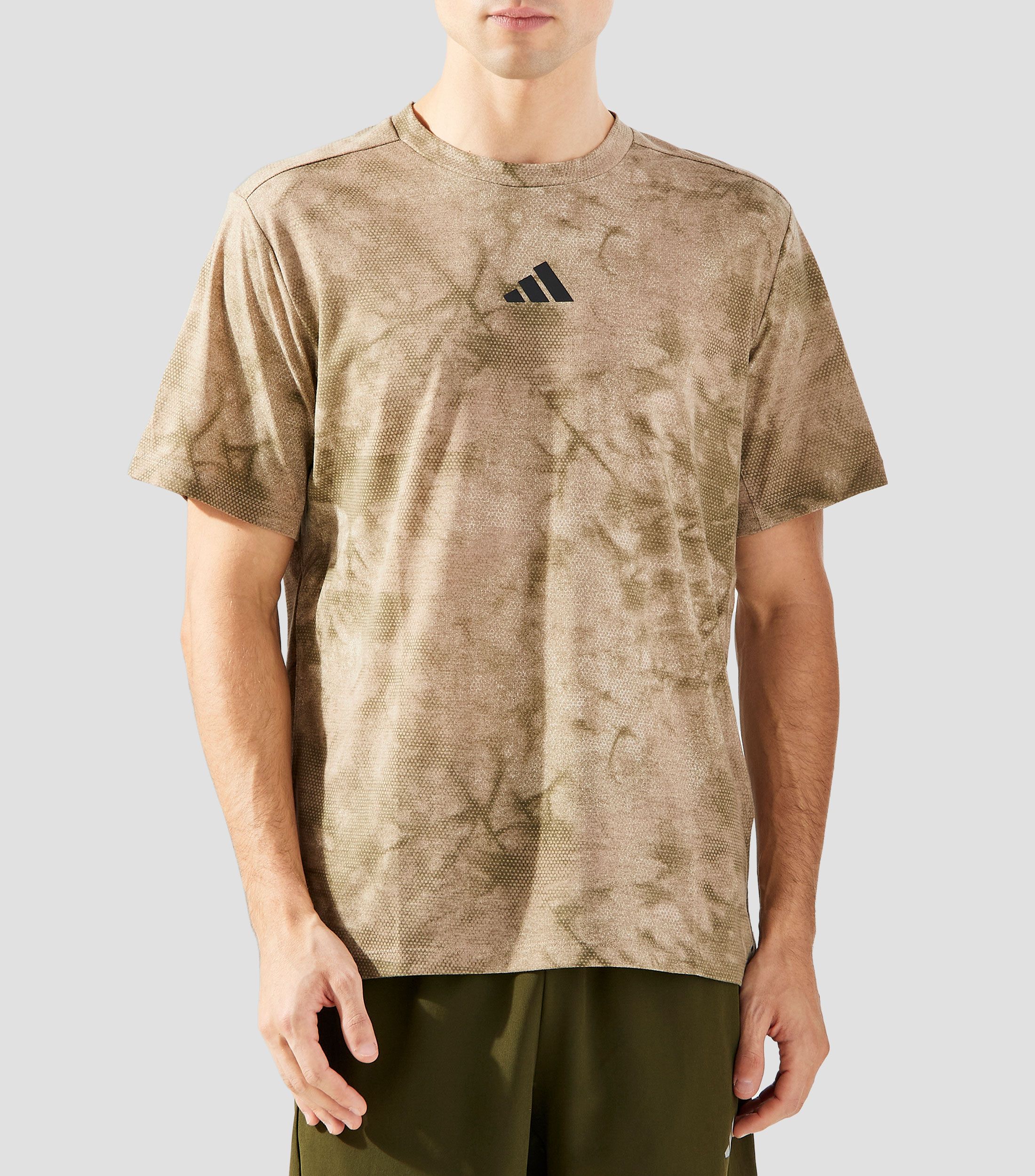 Playera de entrenamiento cuello redondo de manga corta estampada Hombre