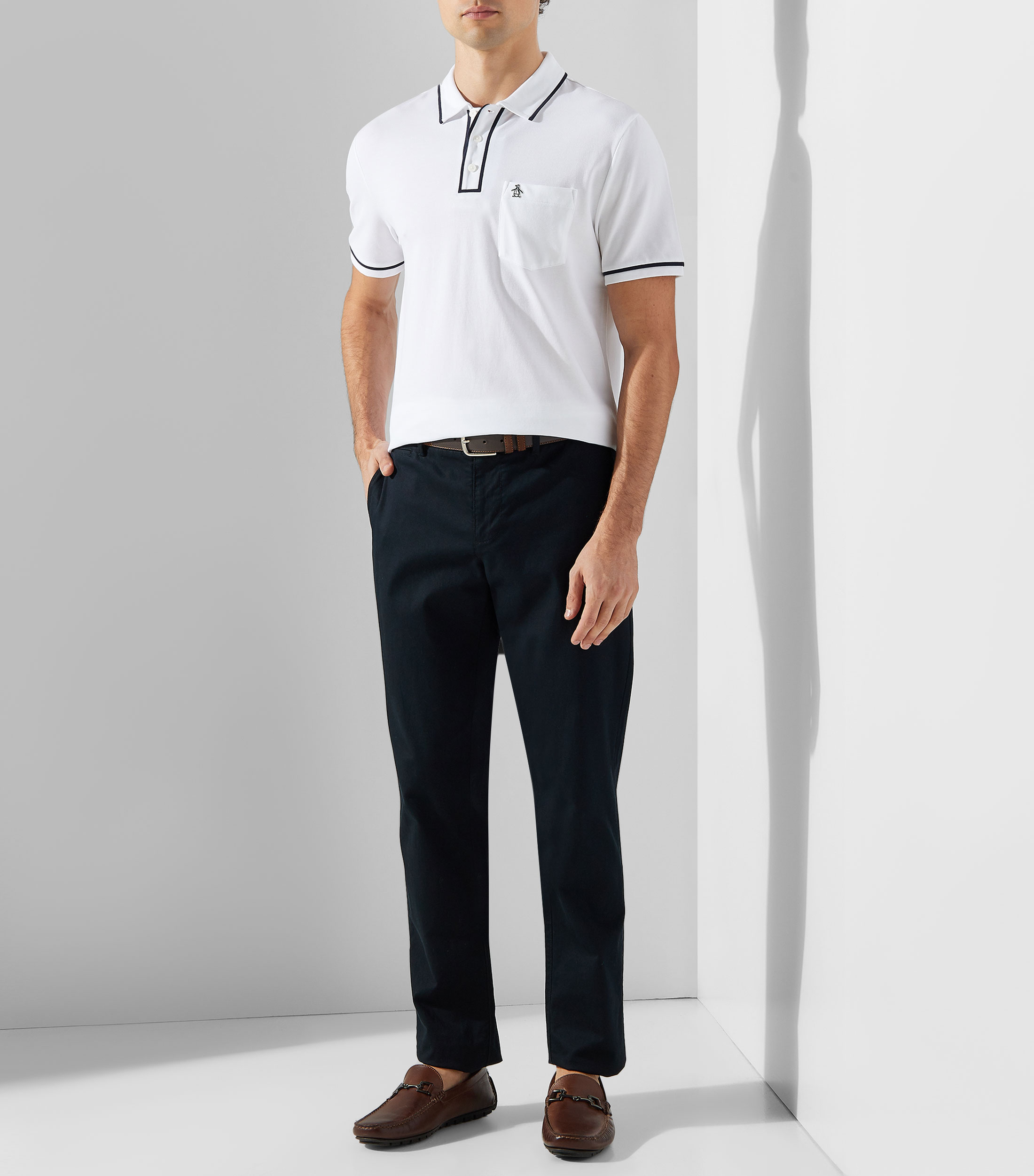 Playera tipo Polo manga corta con bolsillo Hombre