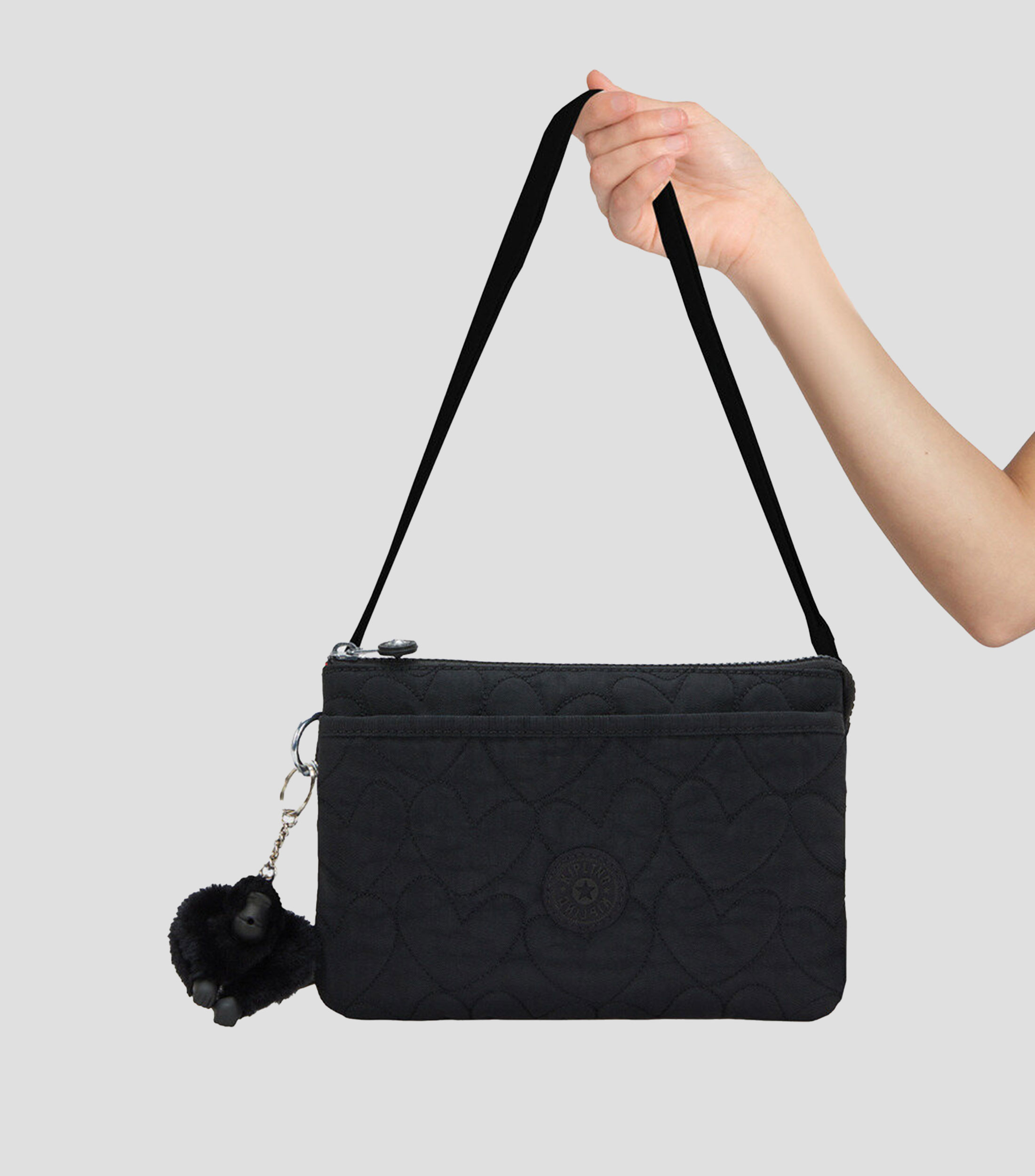 Bolsa Crossbody Negra Riri Many Hearts Lisa Capitonada Mujer