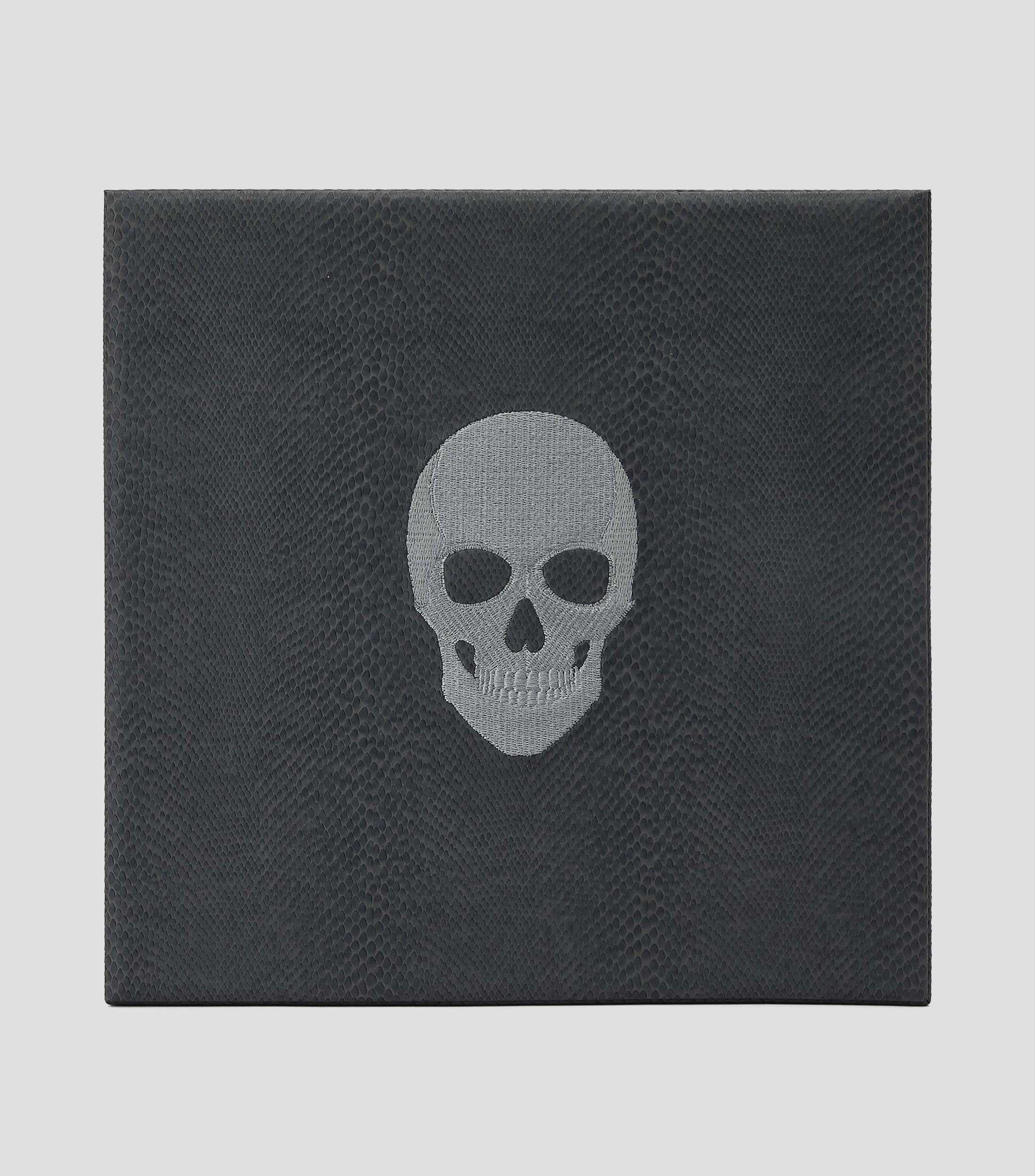 Relojera texturizado con calavera