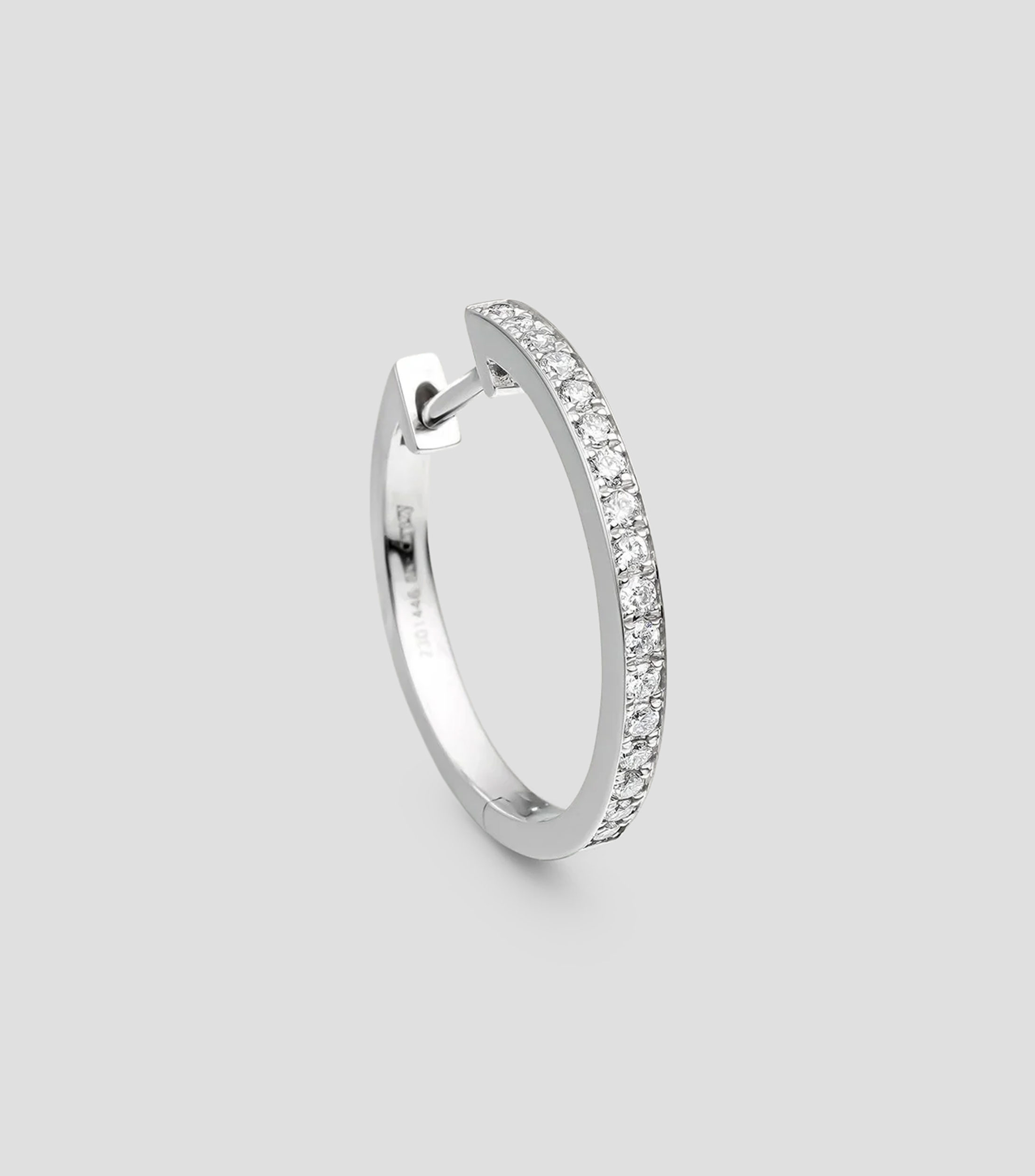 Arete en Oro blanco de 18 Kilates con Diamantes Mujer