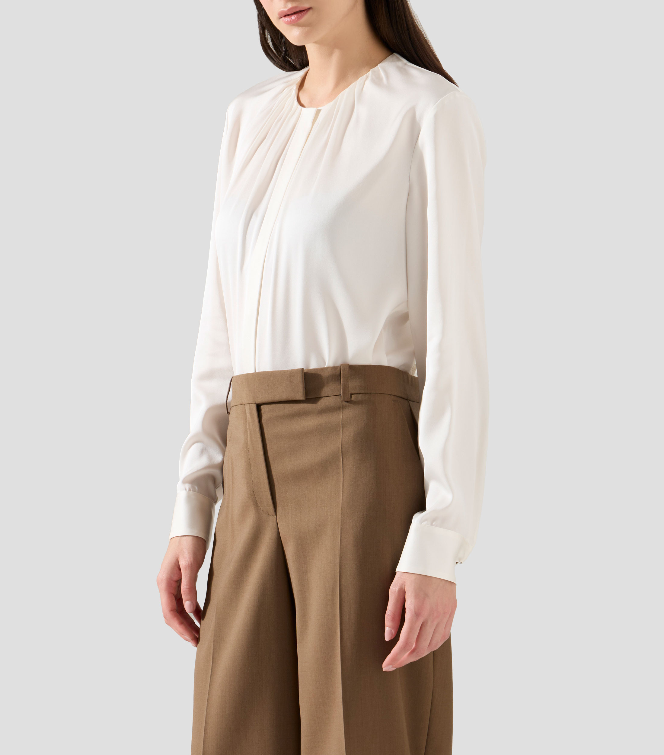 Blusa regular fit en seda con elastico Mujer
