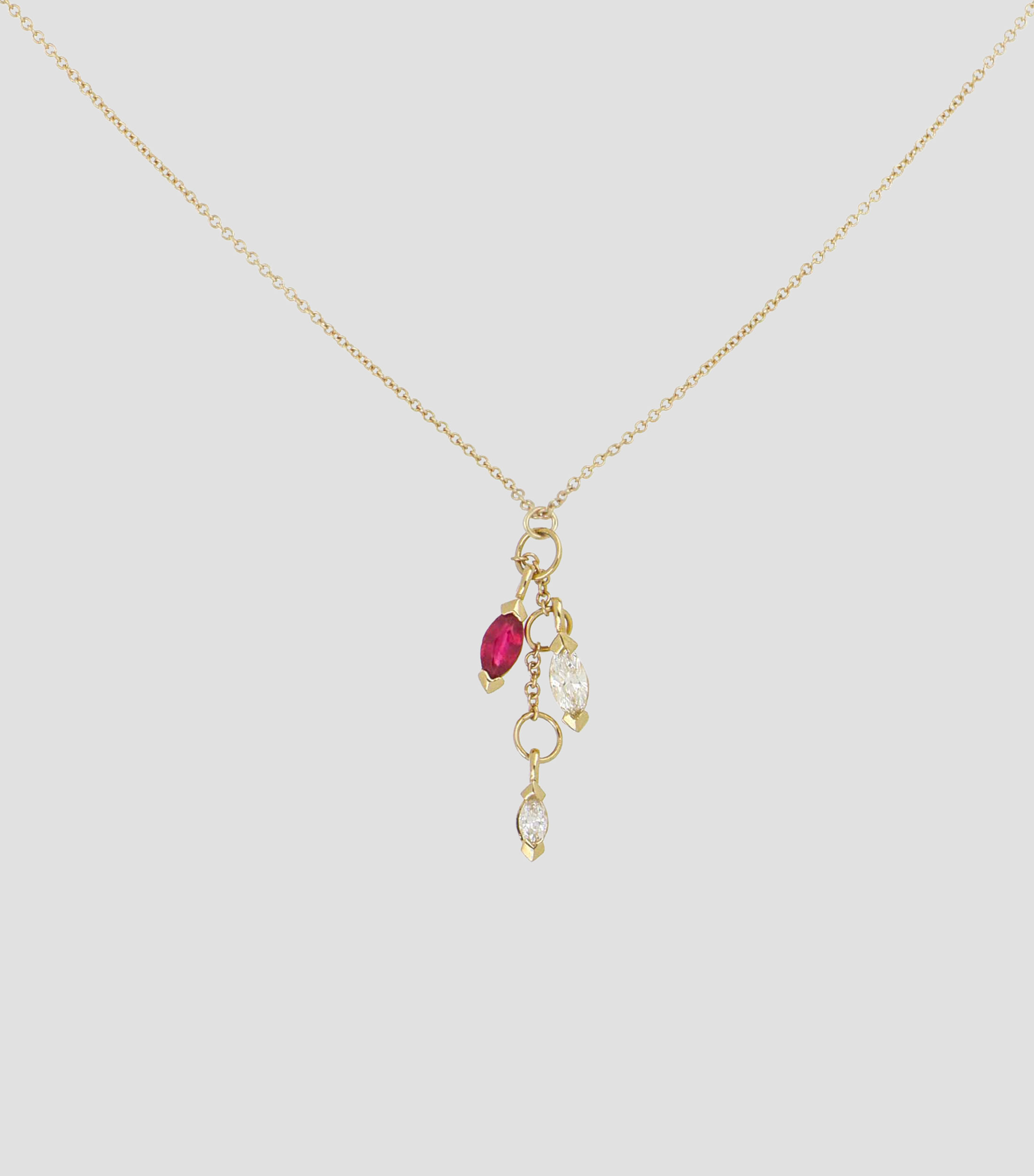 Gargantilla en oro amarillo de 18 kilates con diamantes y rubí Mujer