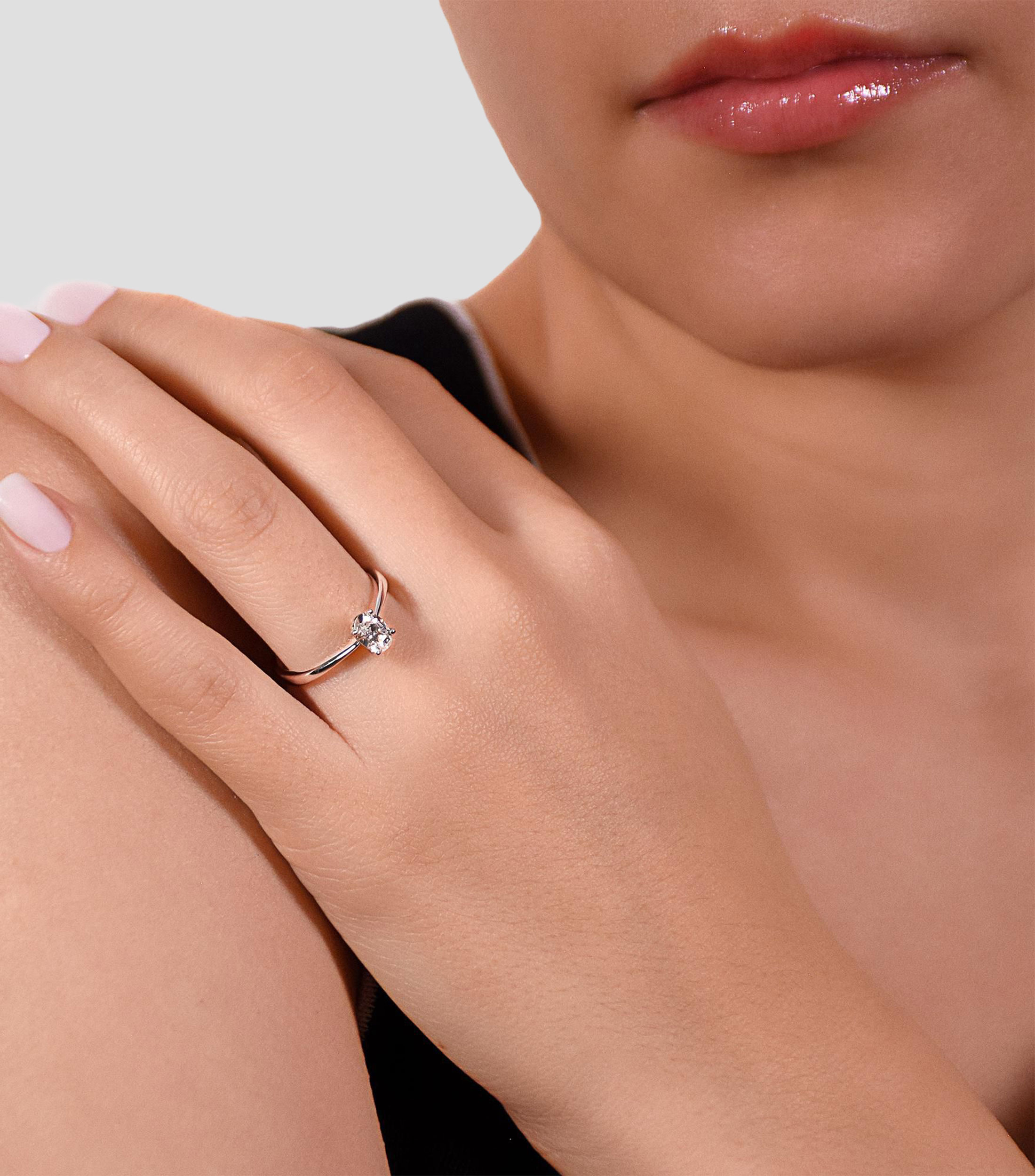 Anillo de compromiso en Oro blanco de 18 Kilates con diamante Mujer