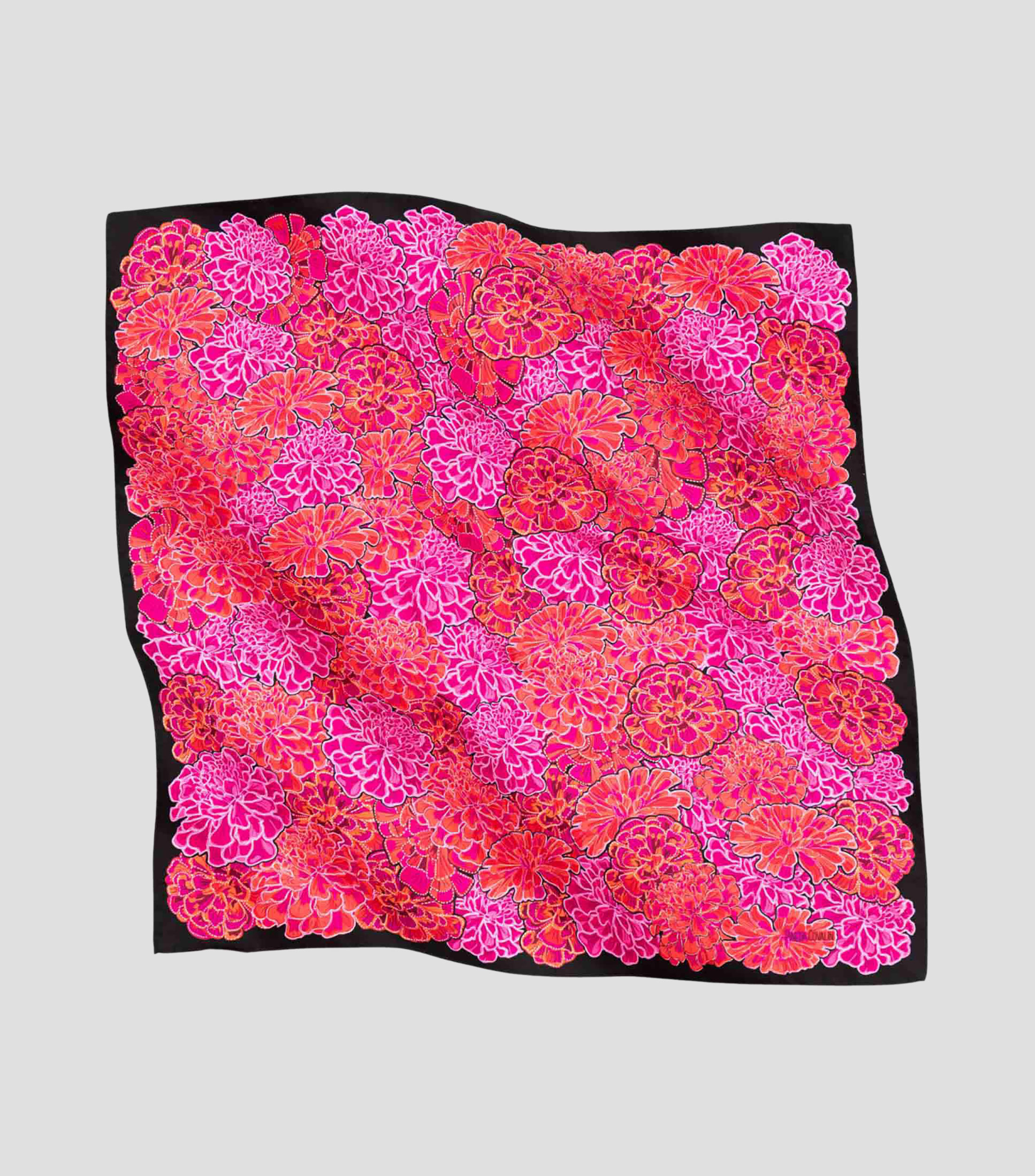 Mascada de seda fucsia con negro y flores de cempasúchil Mujer