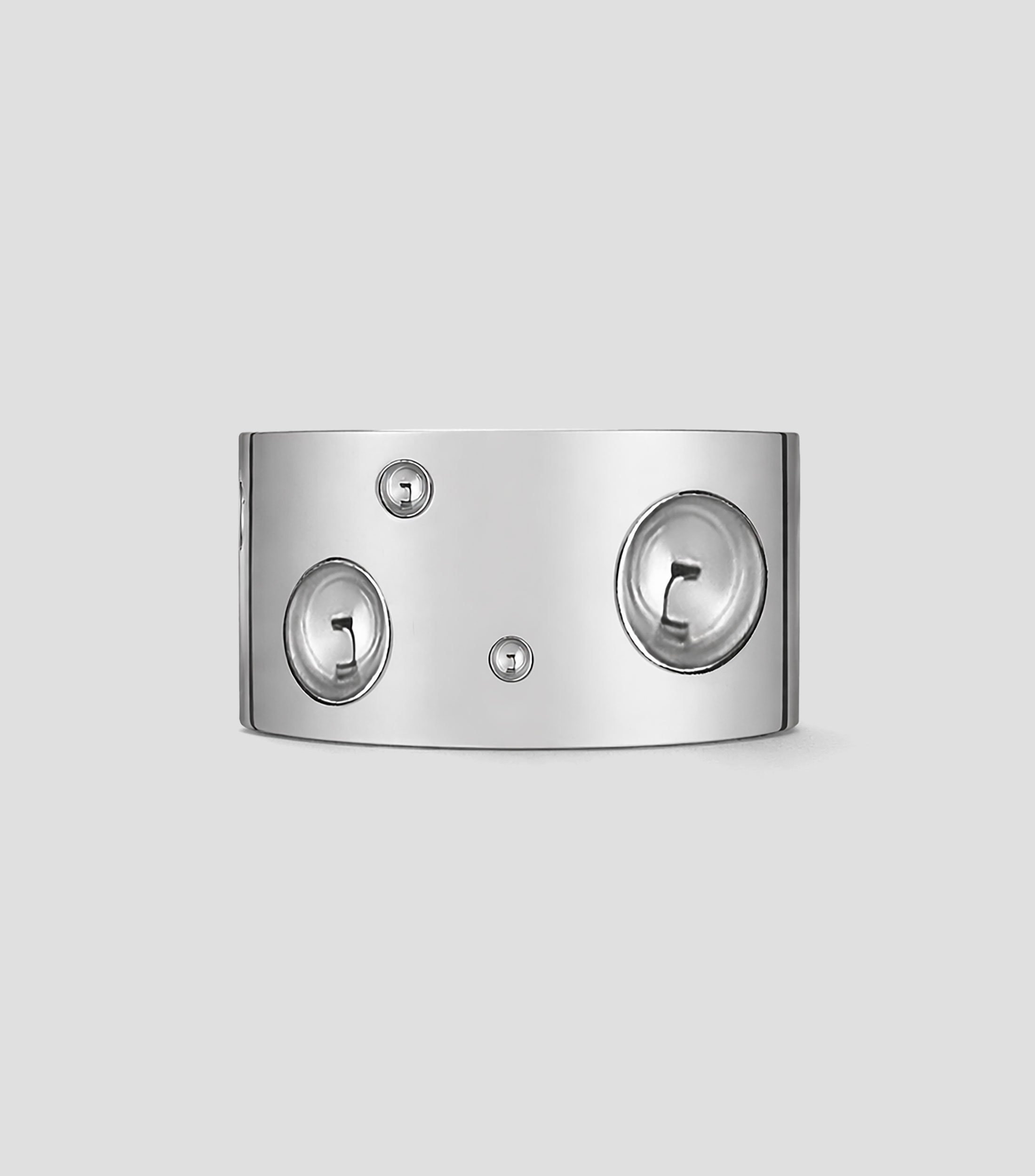 Anillo en Oro 18 Kilates con Mujer