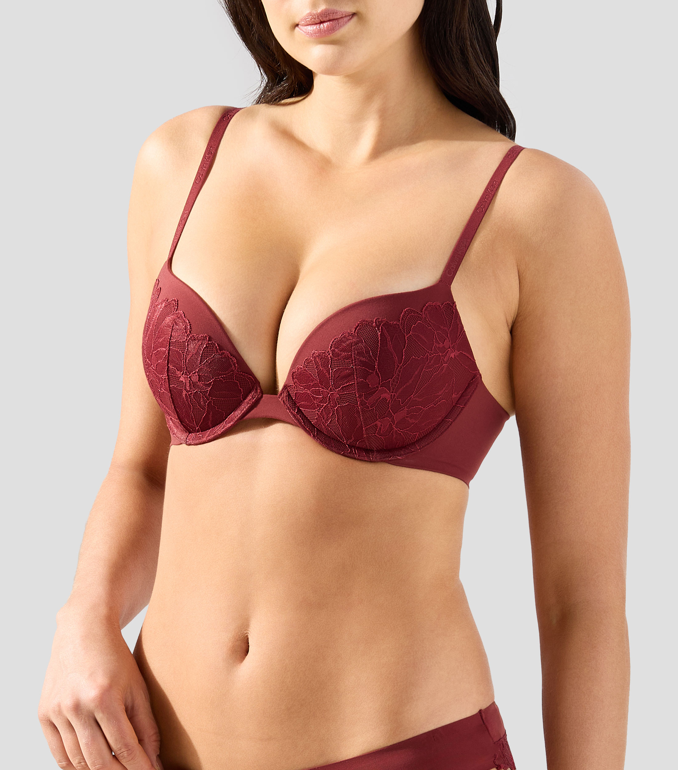 Brasier con encaje