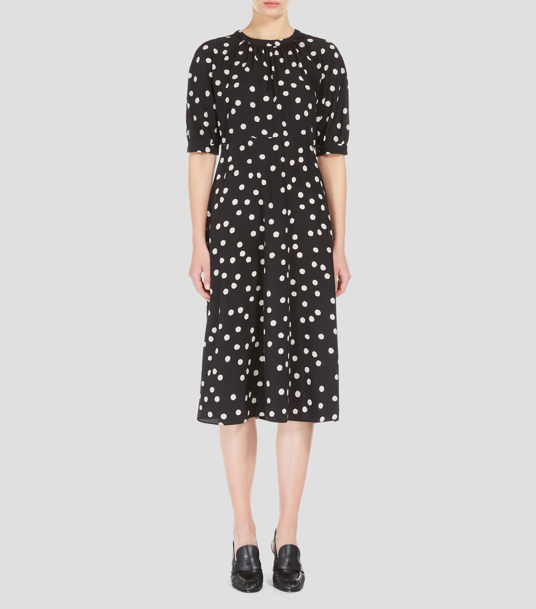 Vestido Corto con Puntos Mujer
