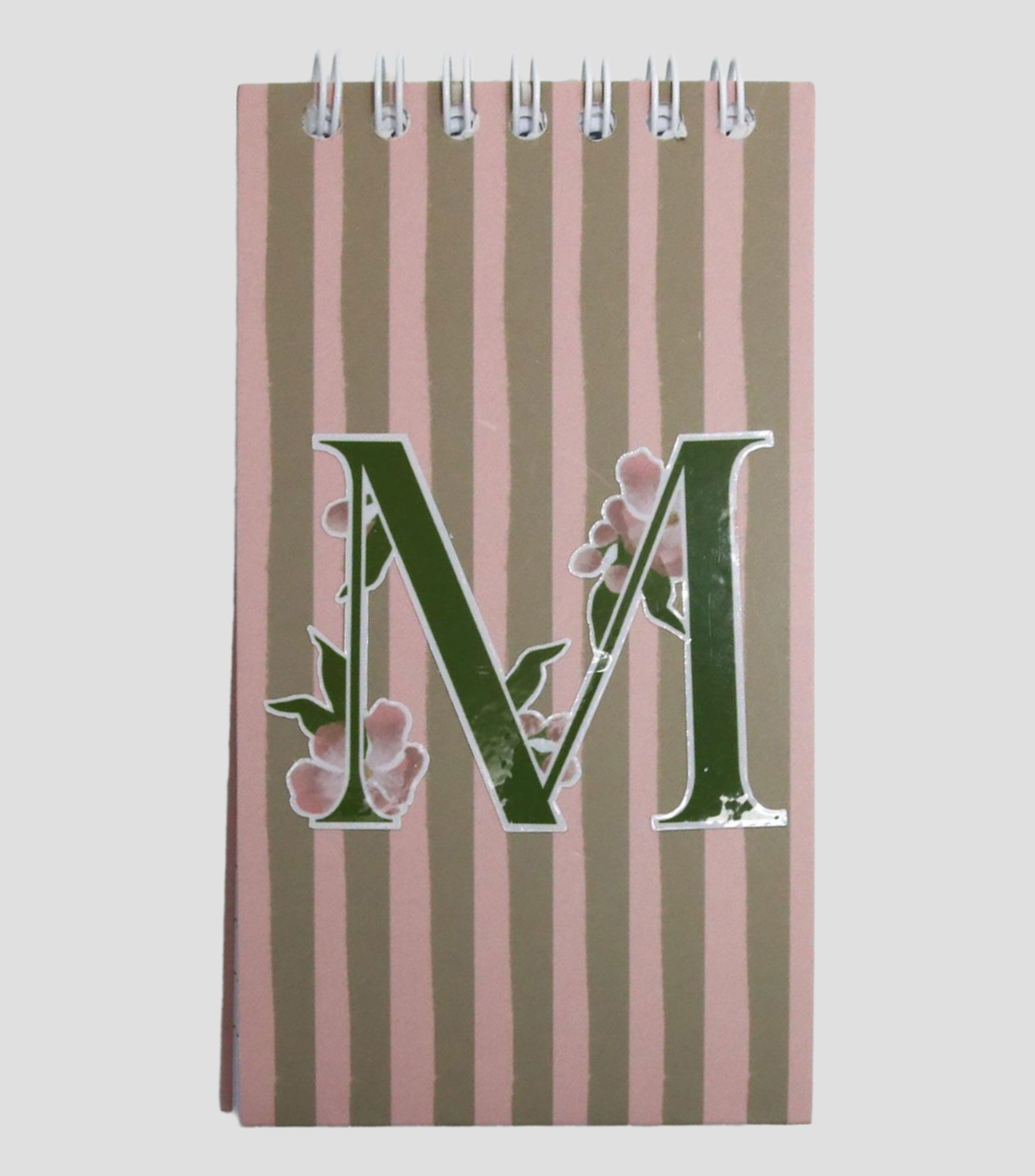 Libreta chica inicial "M", hojas raya