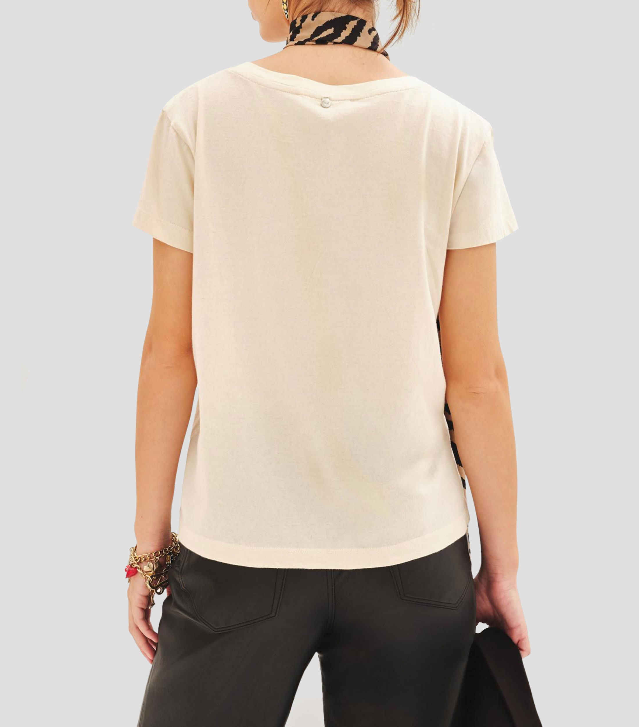 Playera cuello redondo manga corta estampada Mujer