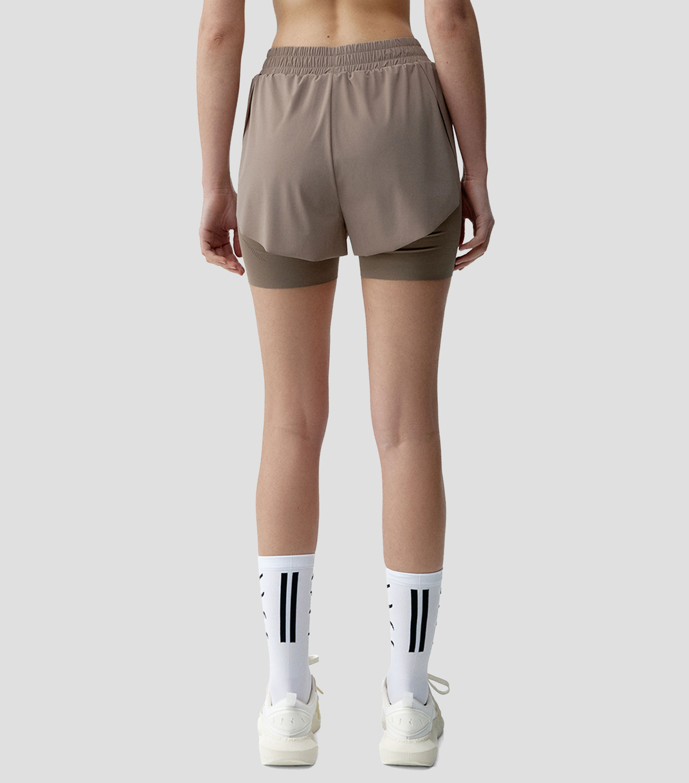 Short para entrenamiento liso Mujer