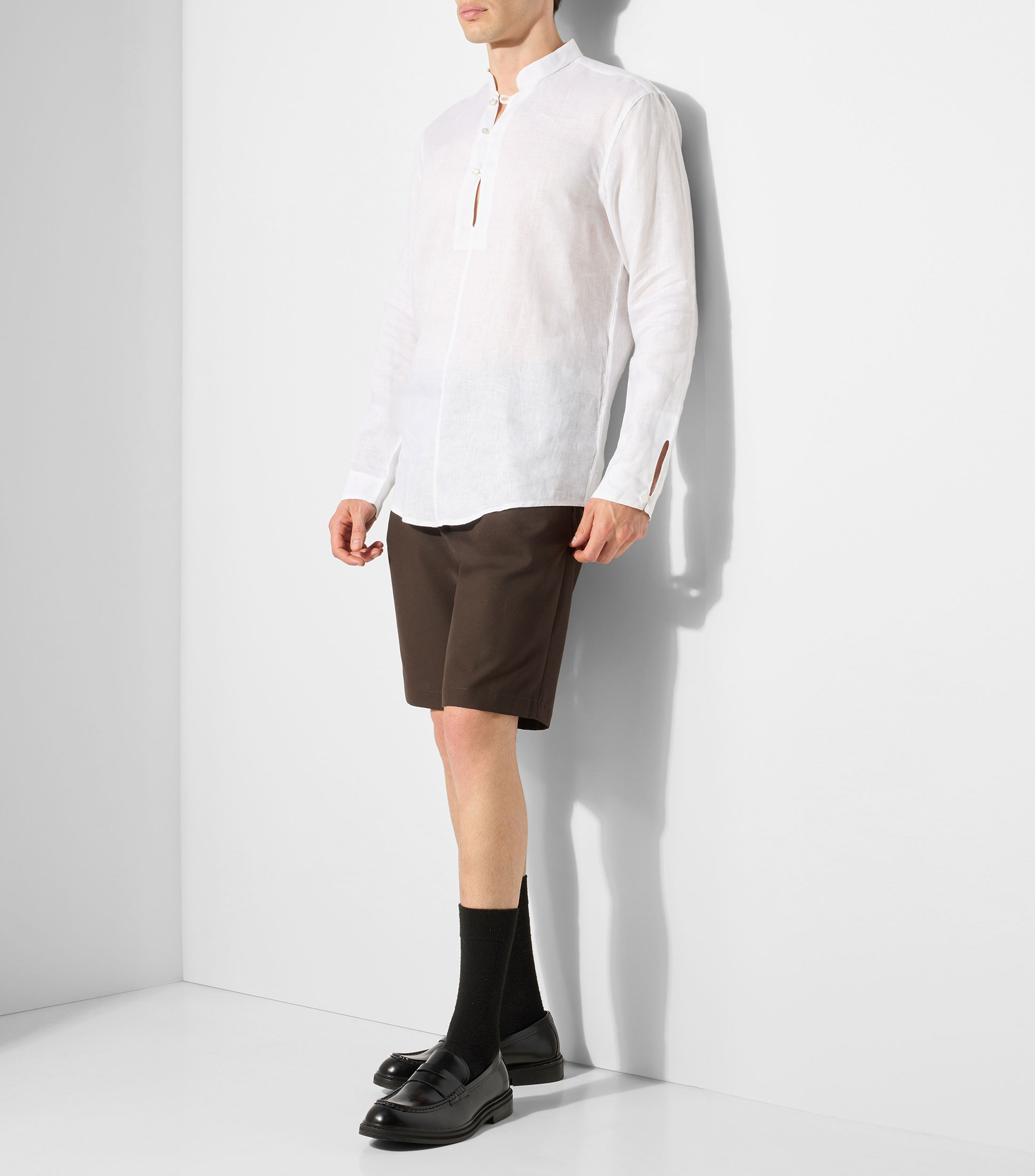 Camisa lisa con cuello mao y manga larga Hombre
