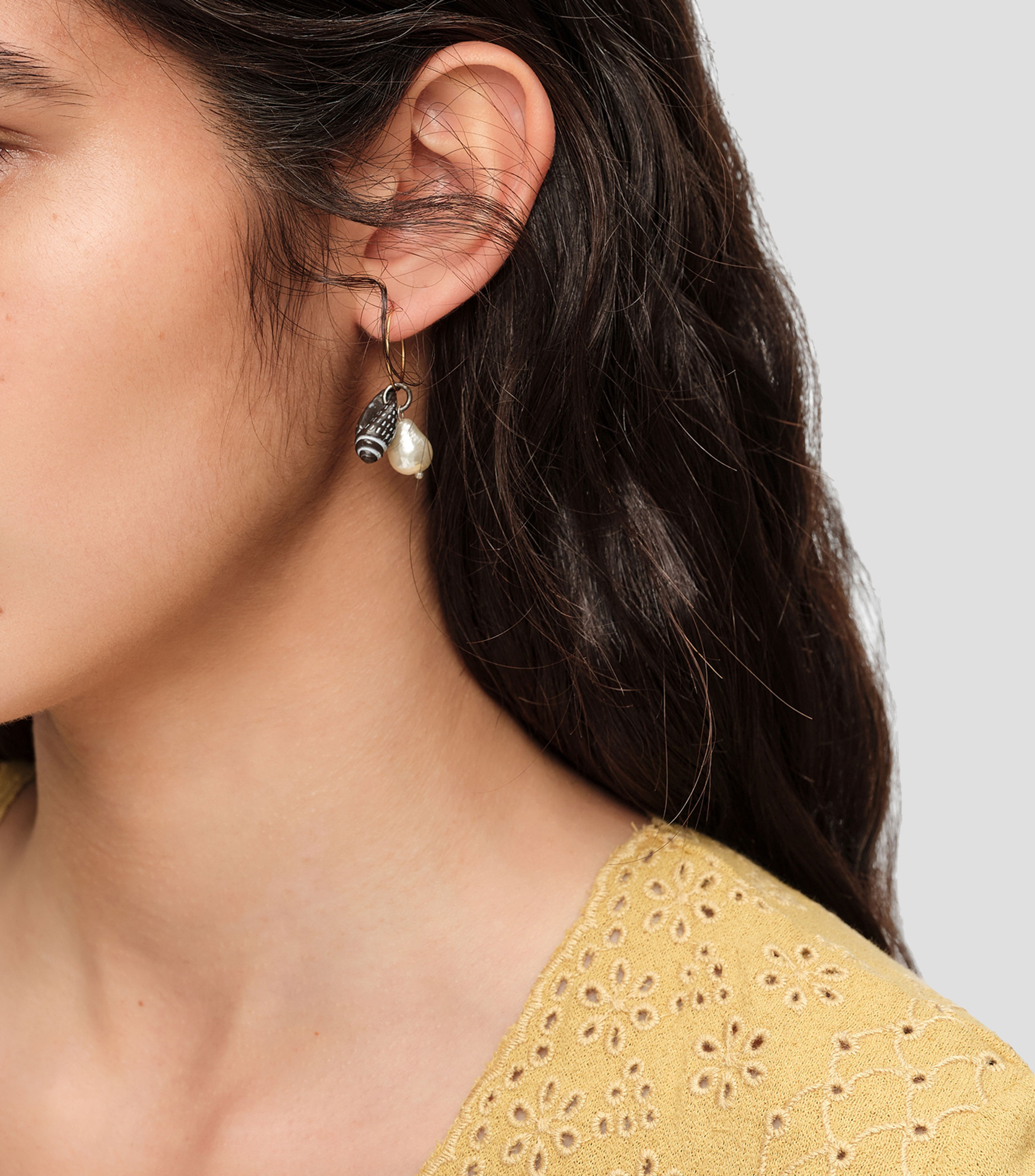 Aretes de aro con perla Mujer