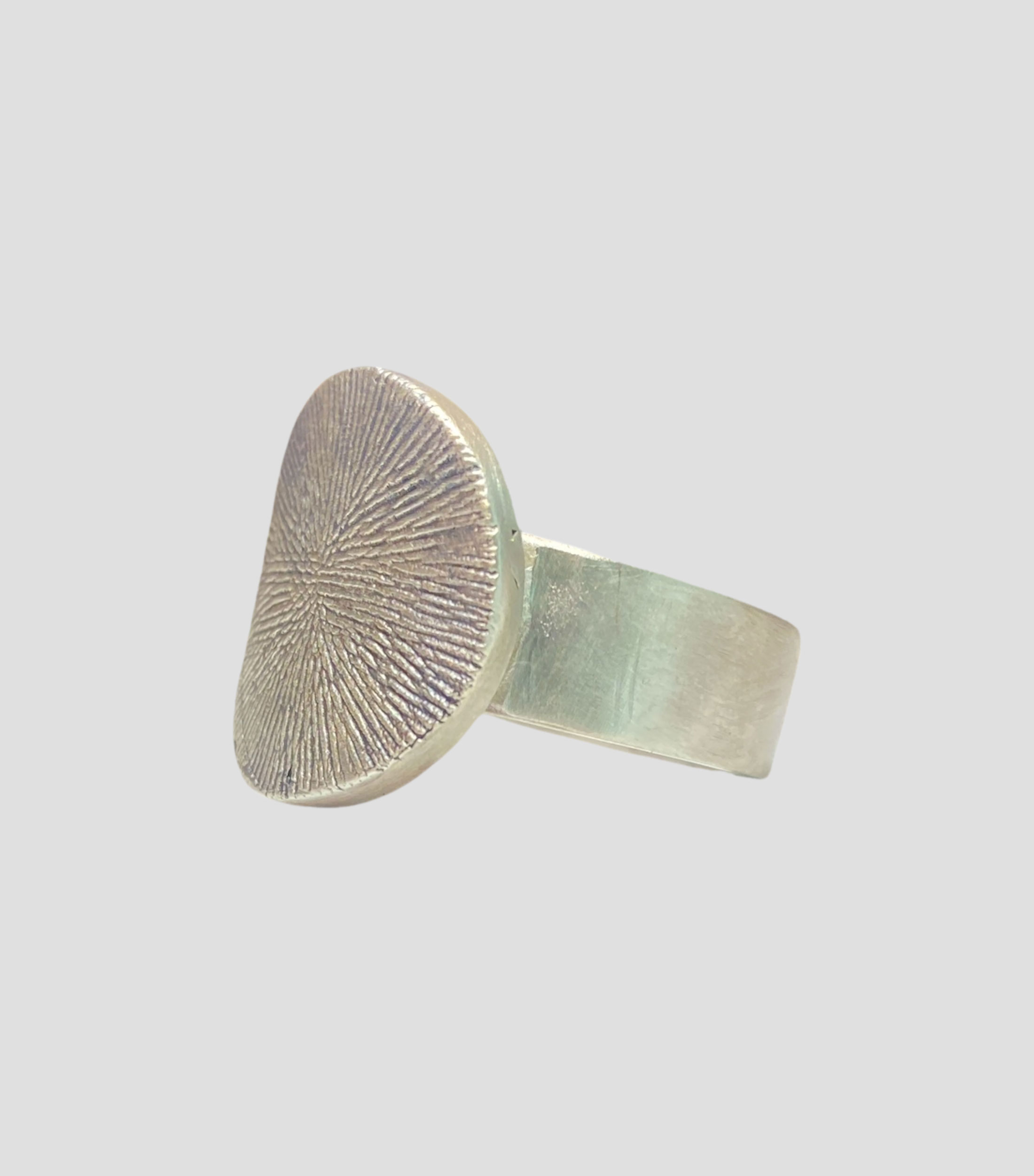 Anillo en plata sello circular Hombre