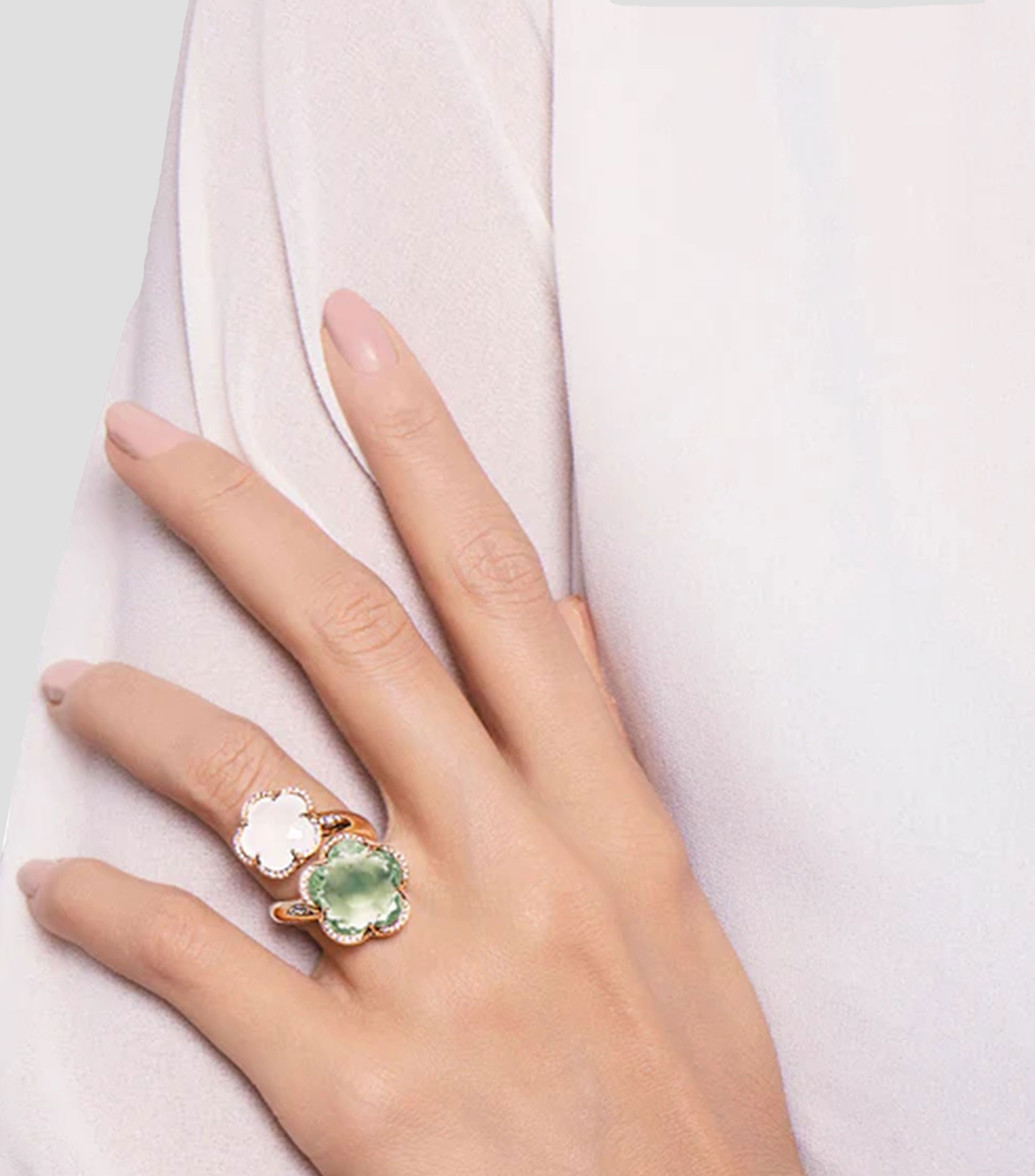 Anillo con Piedra e Incrustaciones Mujer