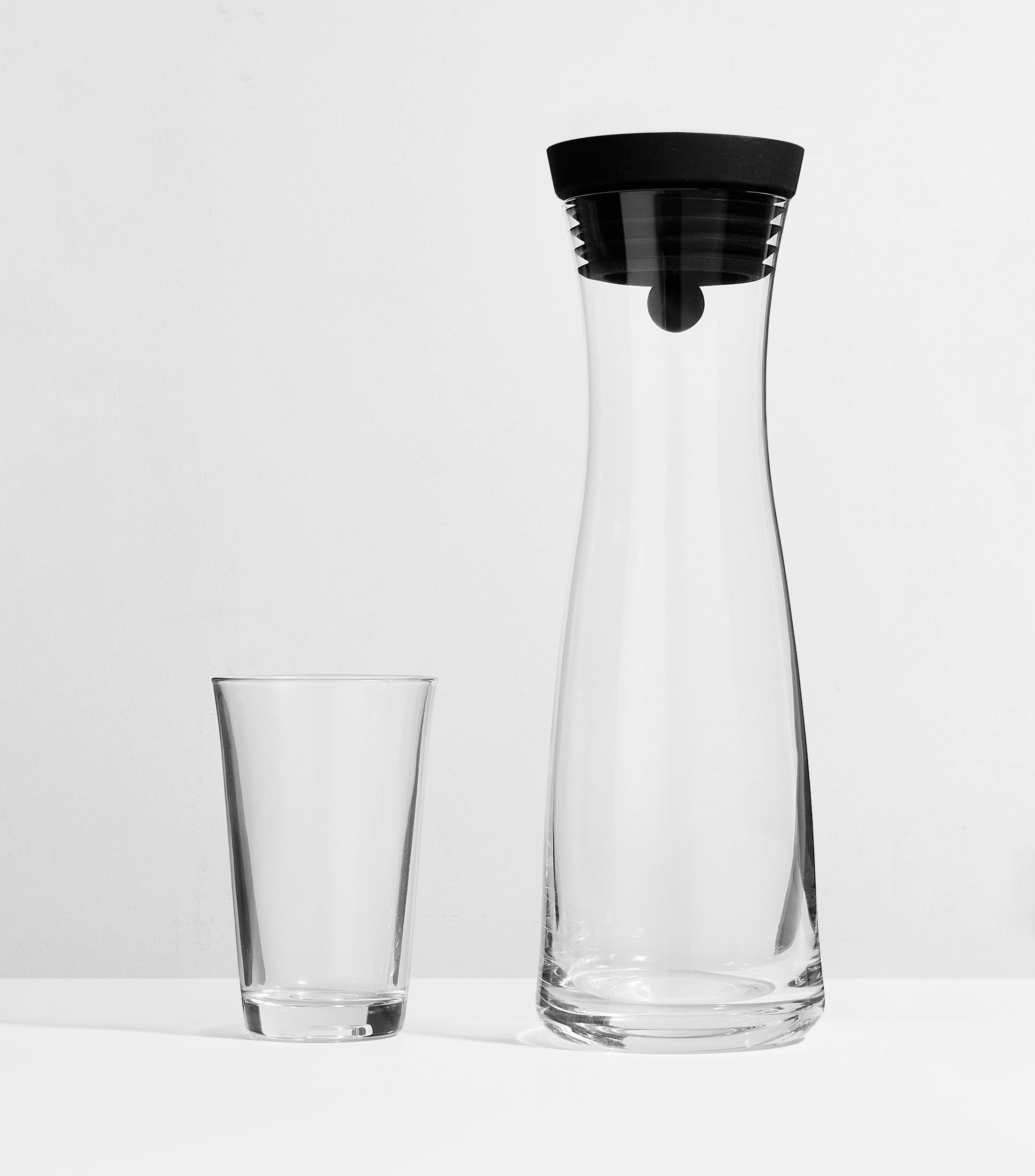Set garrafa de agua con 2 vasos en vidrio