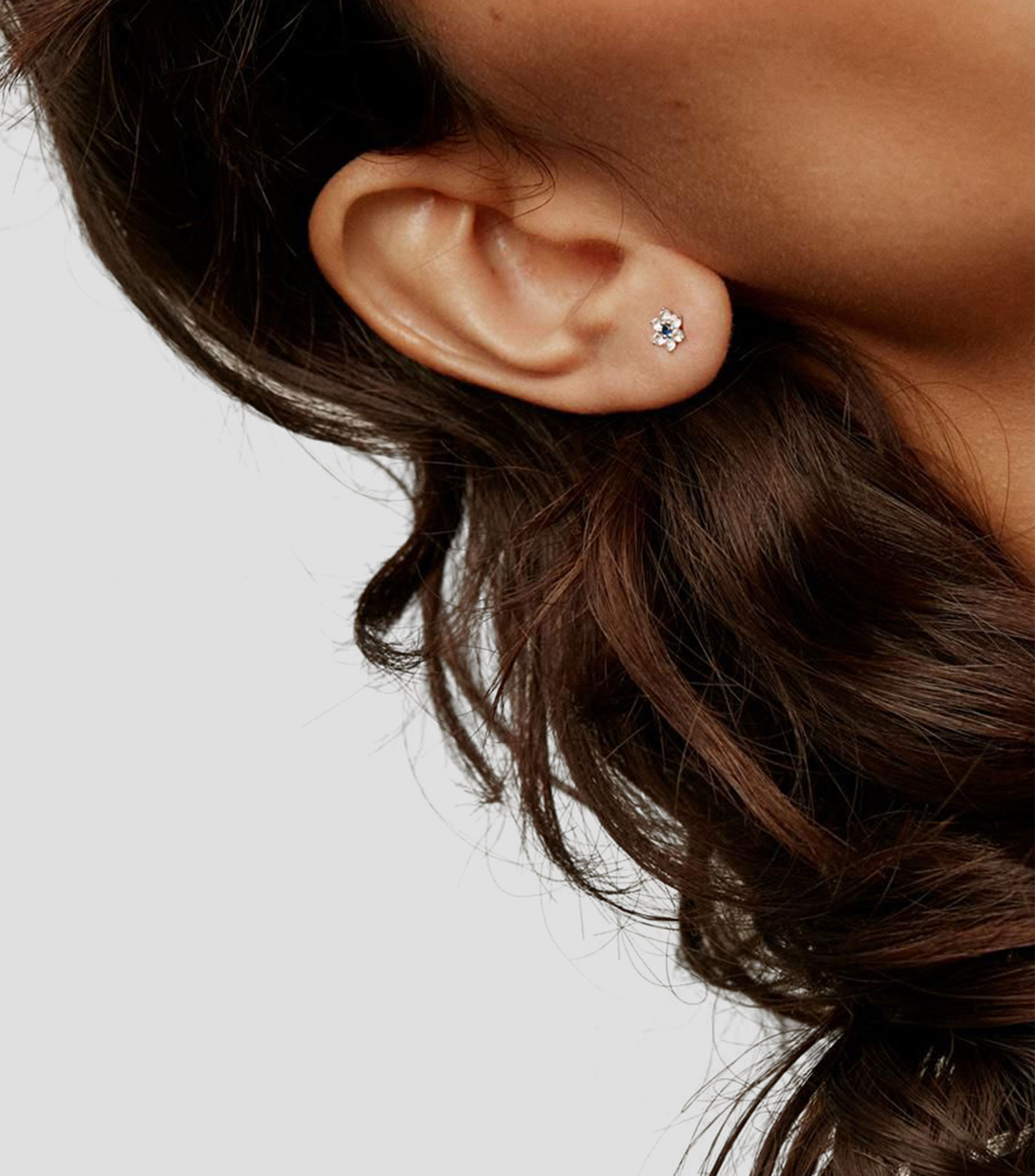 Pendientes en plata .925 en forma de flor con zafiro y topacios Mujer