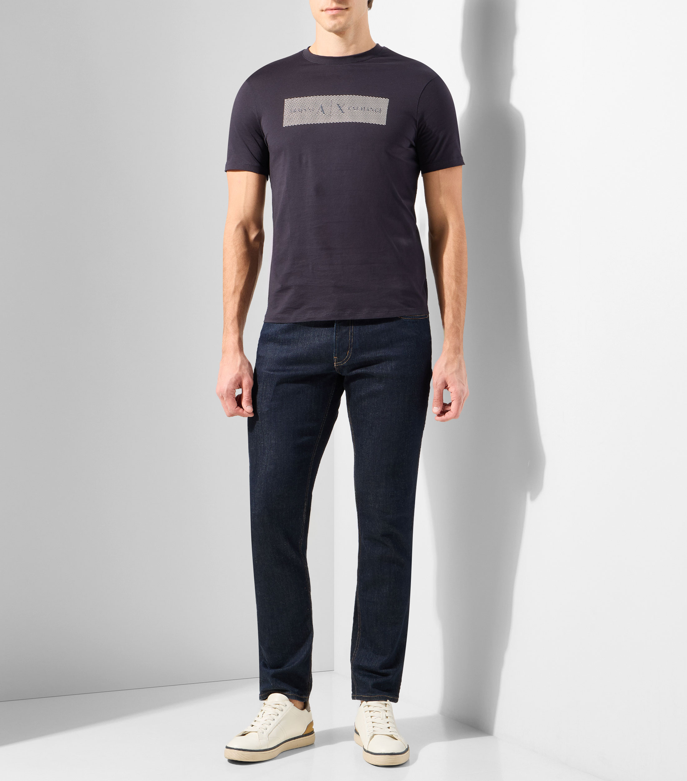 Playera cuello redondo manga corta estampada Hombre