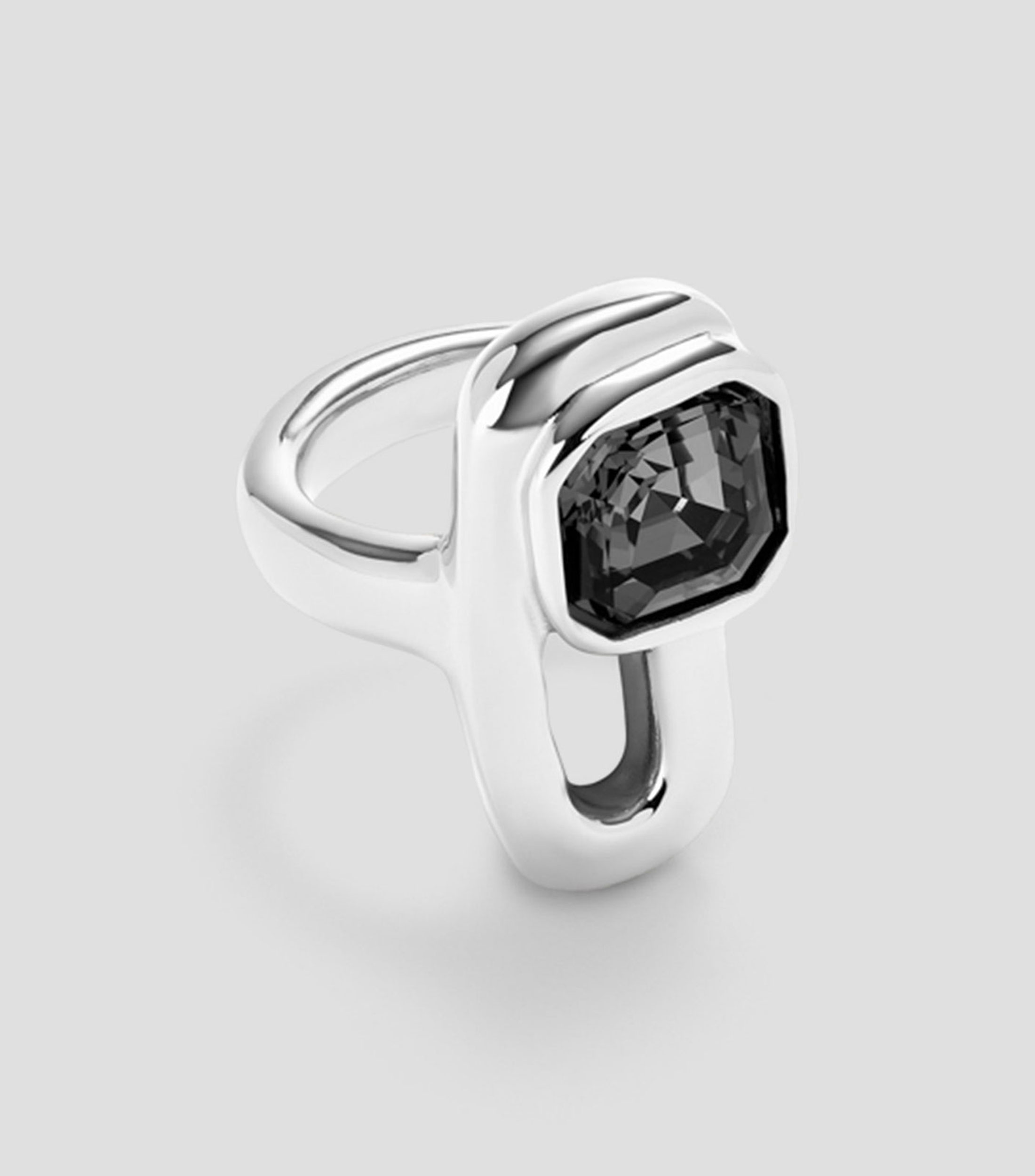 Anillo con pedrería Mujer
