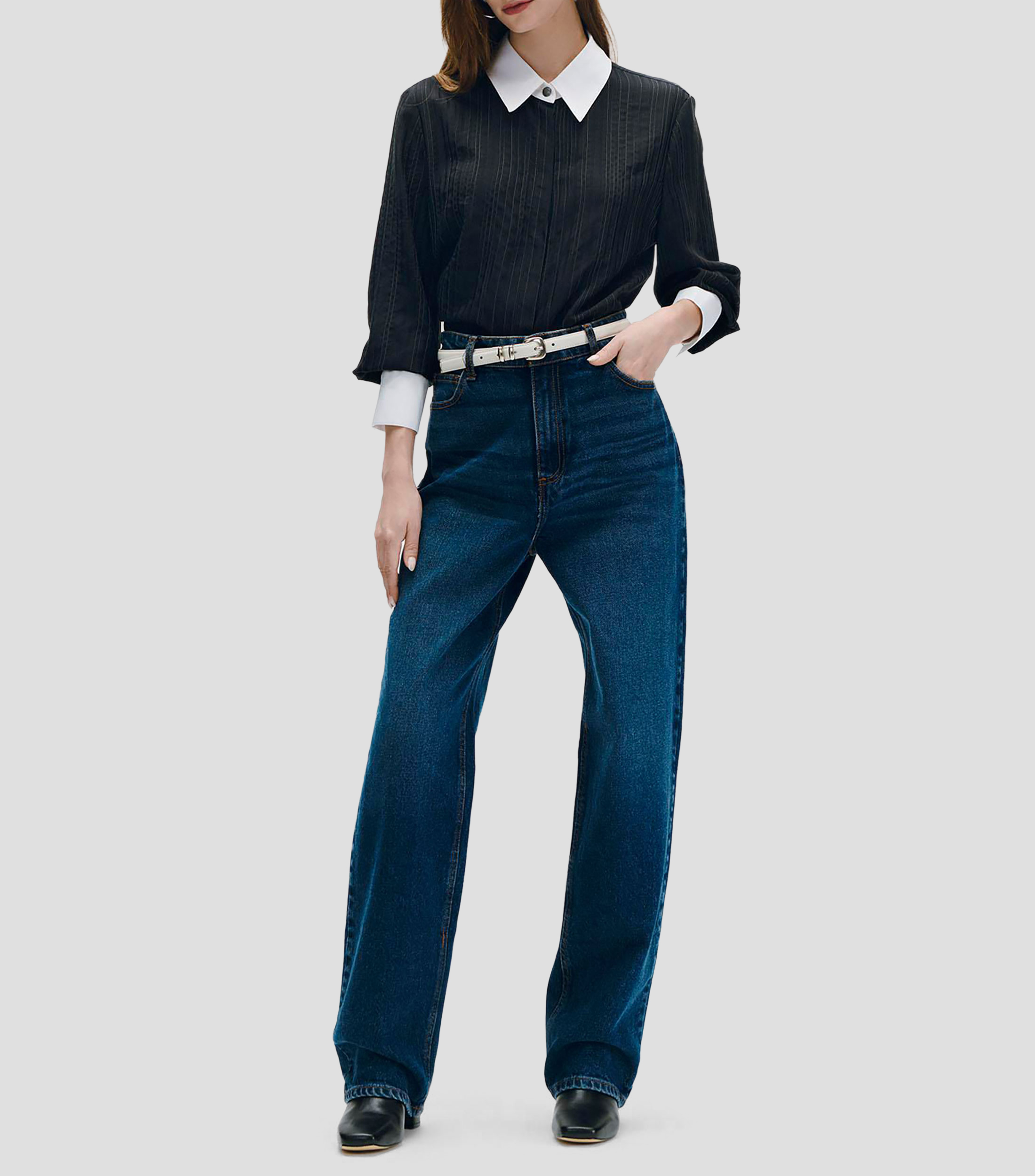 Blusa Camisera Negra Jacquard a Rayas Gis Cuello y Puños En Contraste Mujer