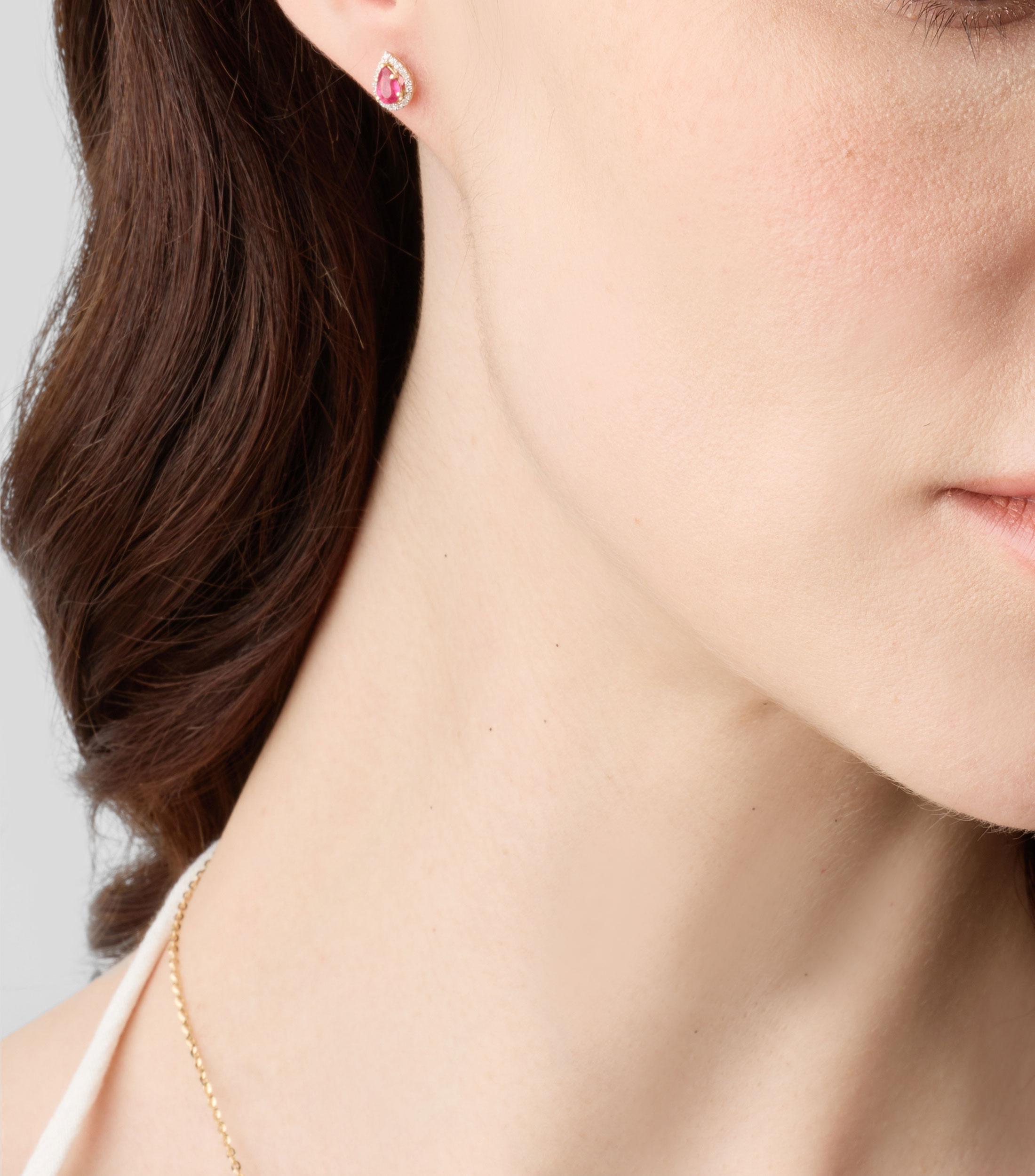 Aretes en Oro de 14 kilates con rubí Mujer