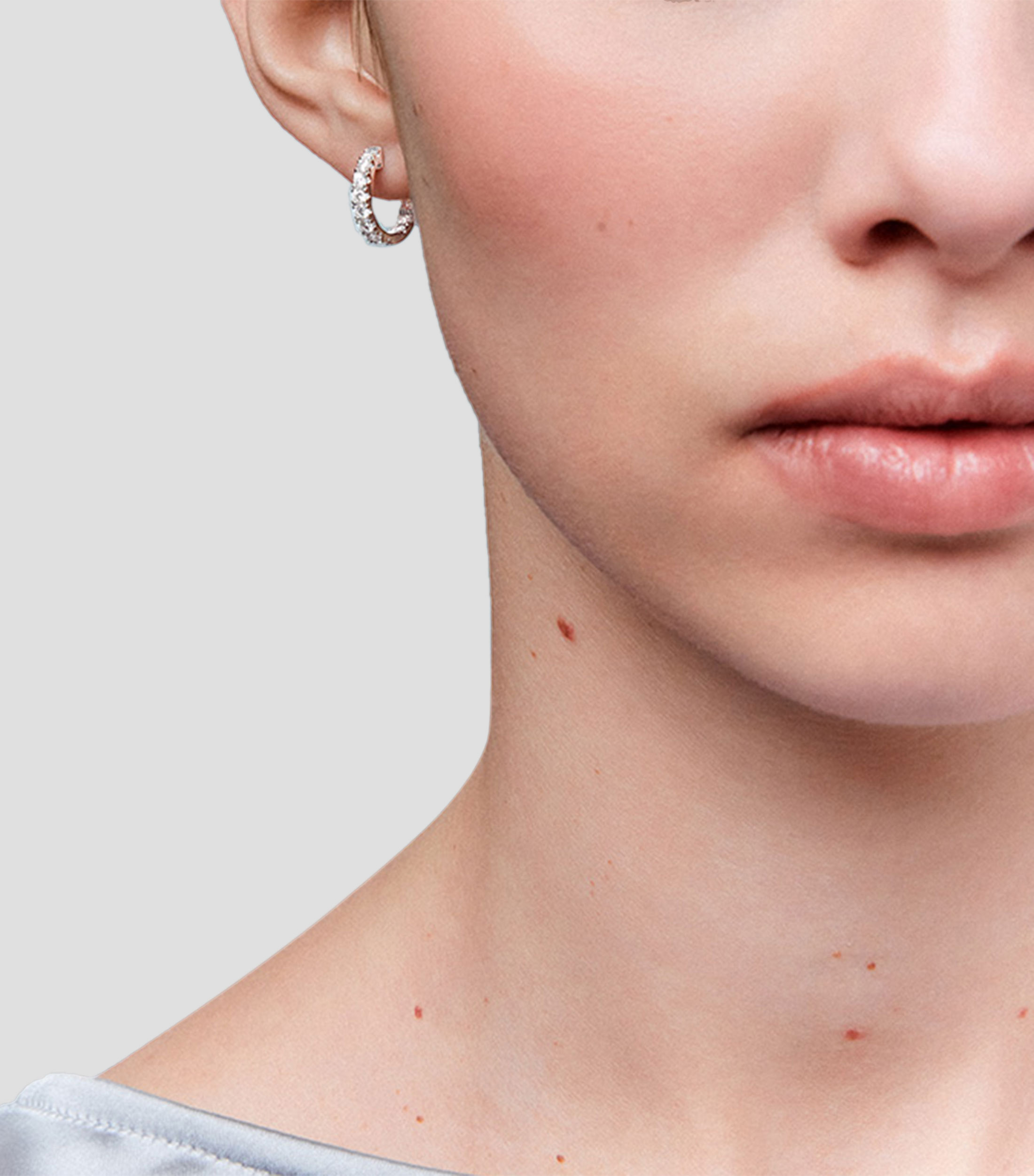 Aretes redondos en oro blanco 18 kilates con diamantes Grace Mujer