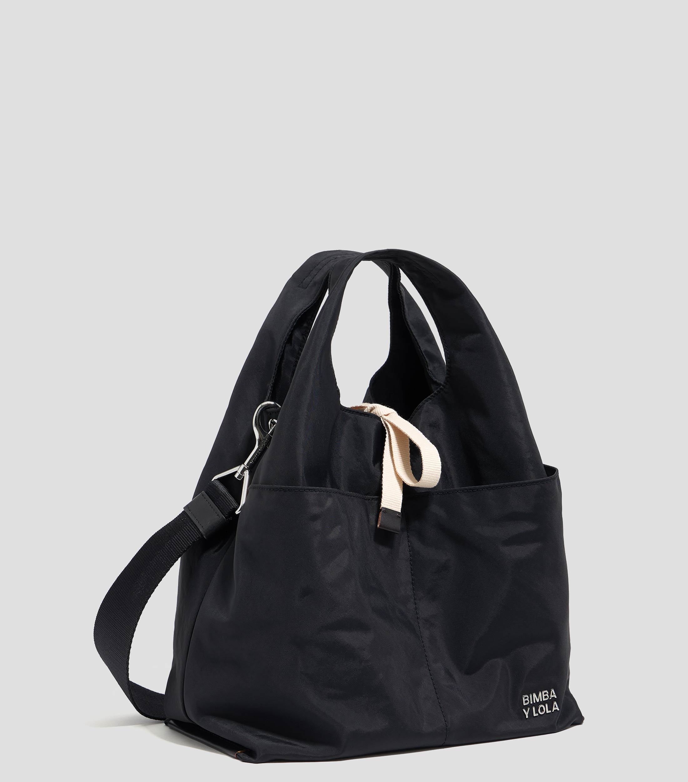 Bolsa Shoulder mediana nylon negra Mujer