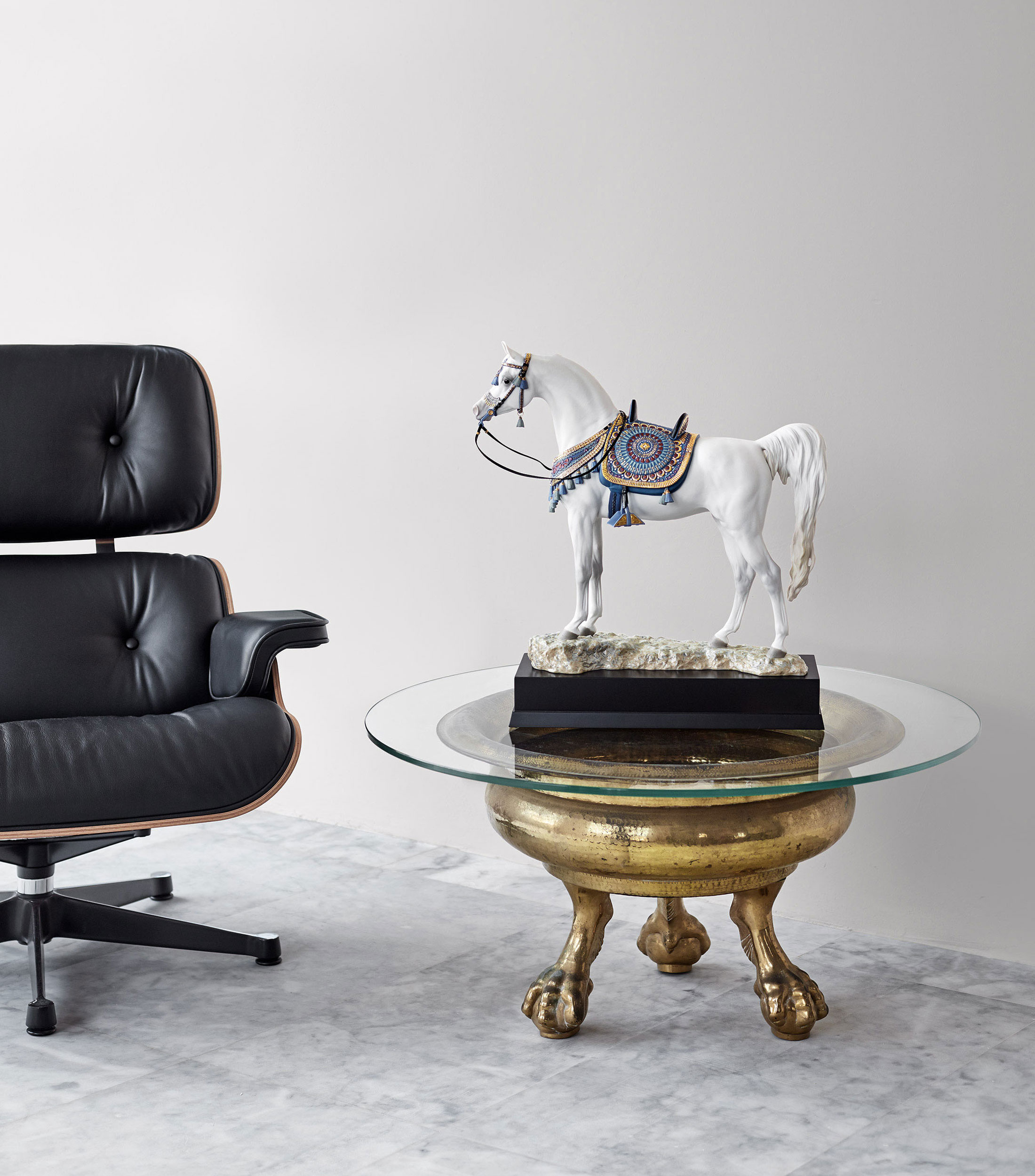 Figura decorativa Pura Raza Árabe en porcelana