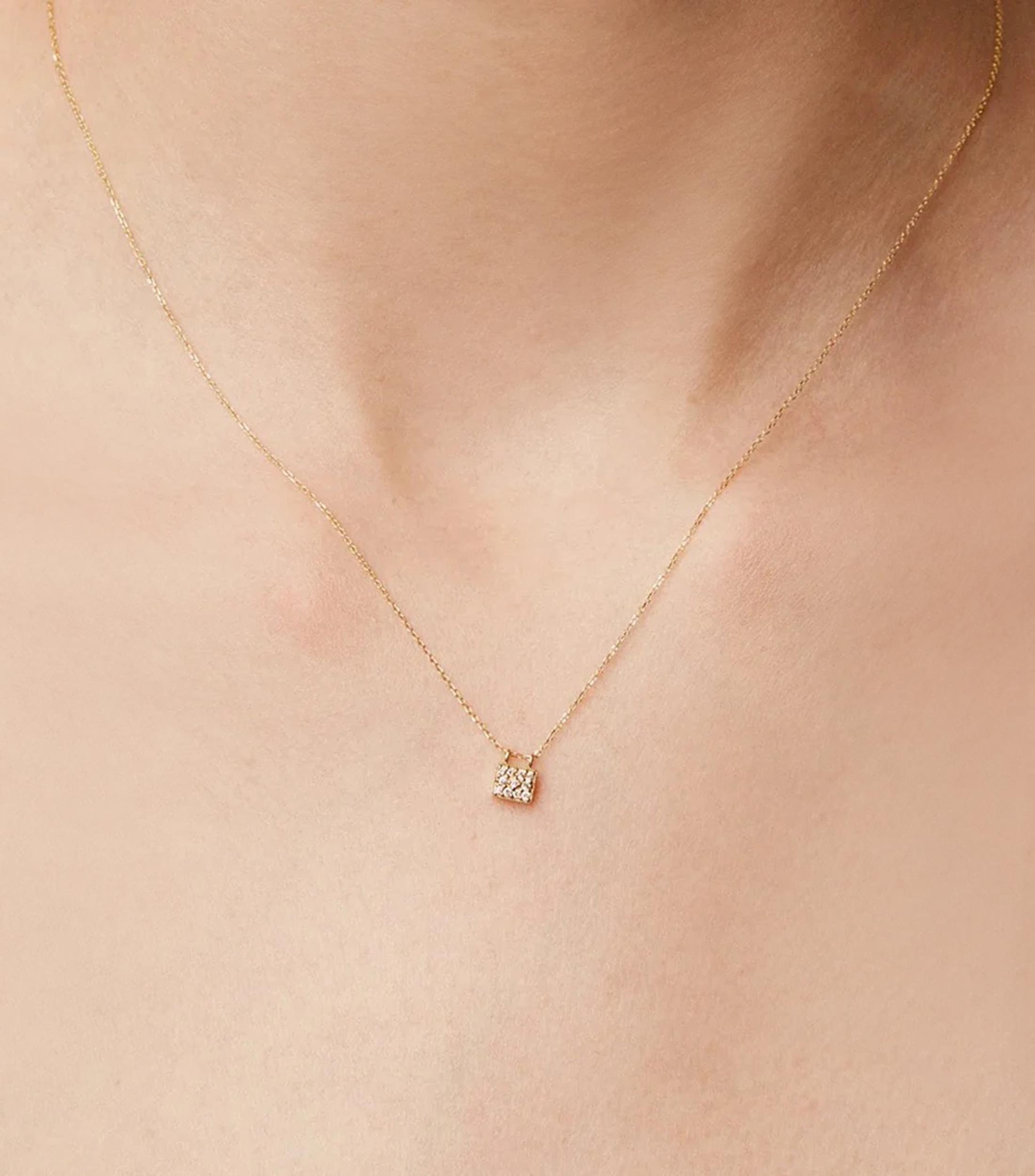 Collar en oro amarillo de 18 kilates con diamantes Sue Mujer