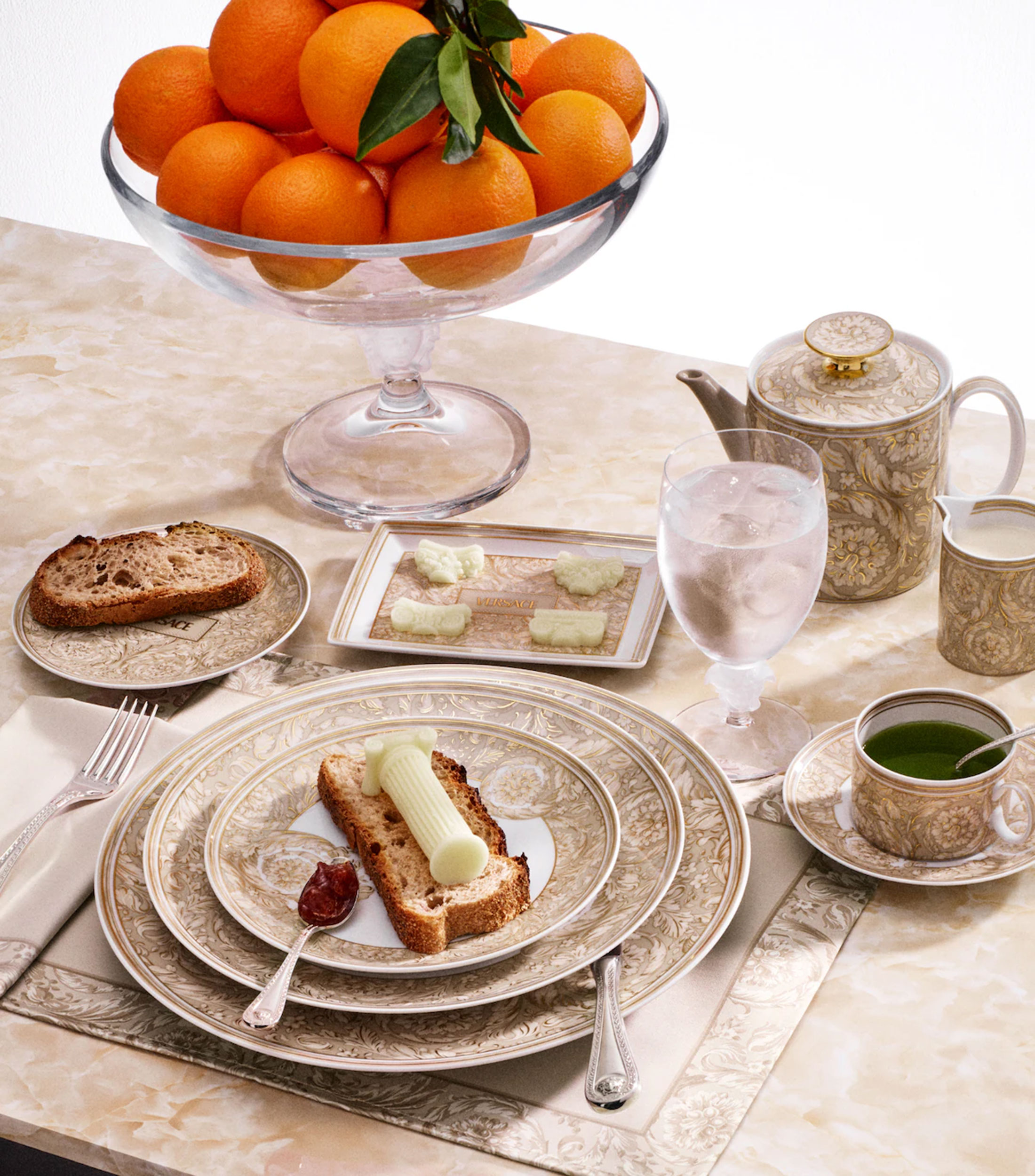 Plato trinche Barocco en porcelana