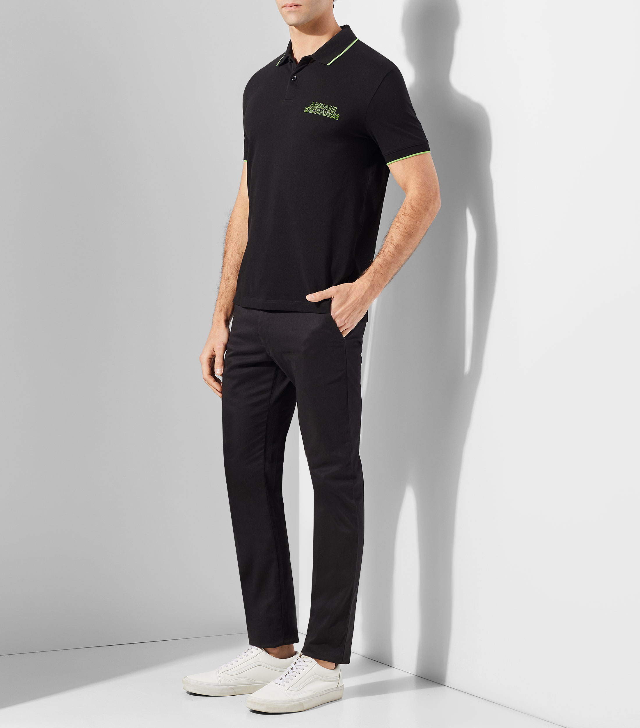 Playera tipo polo manga corta estampada Hombre