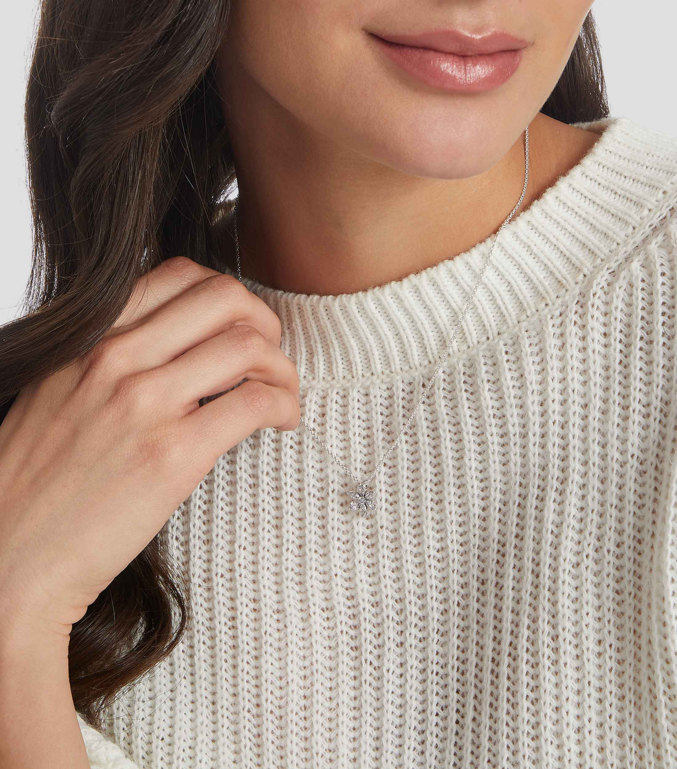 Collar con dije de flor en Plata .925 Racimo Herbario Reluciente Mujer