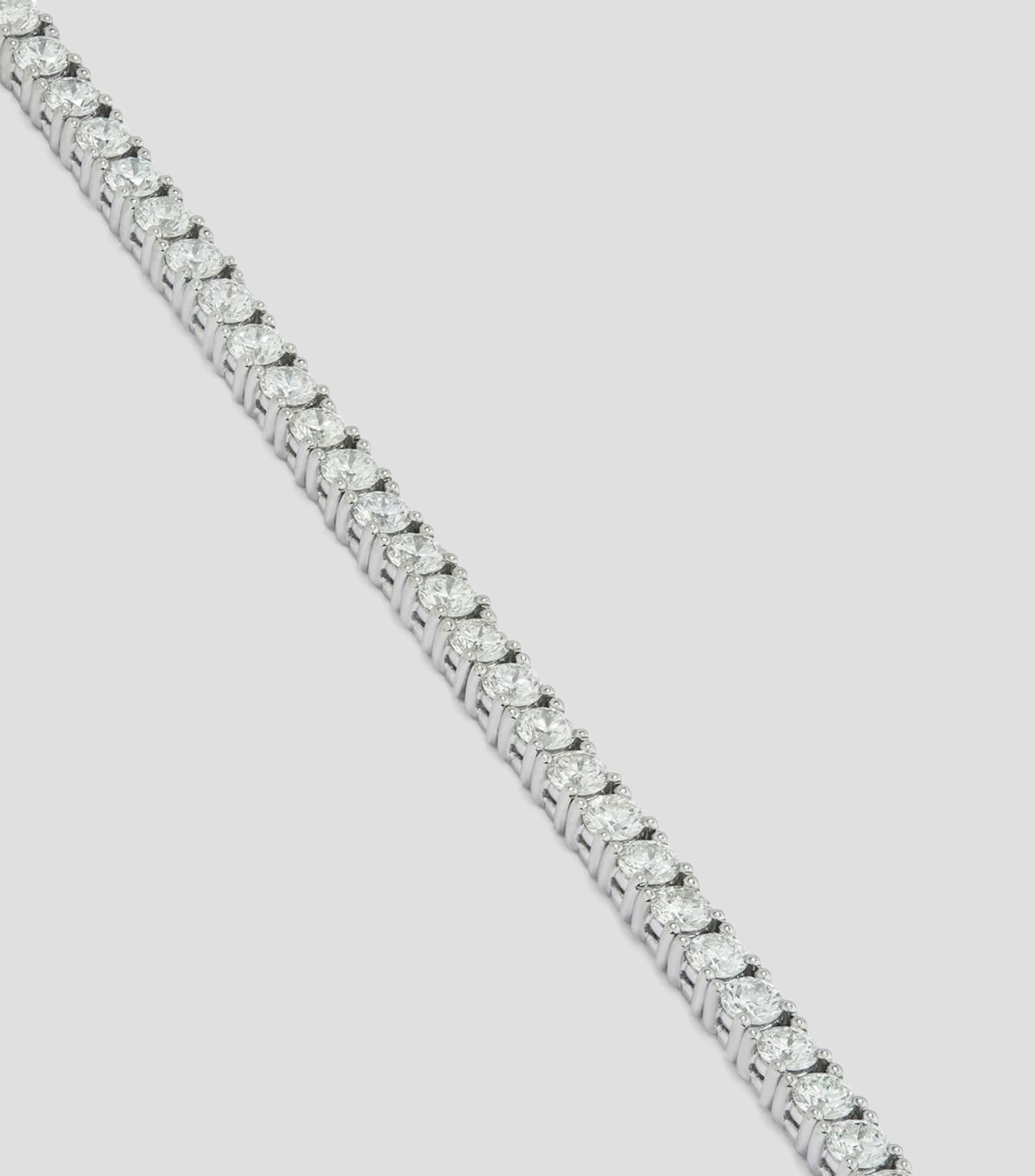 Brazalete Rivière de Oro blanco de 18 Kilates con diamantes Mujer