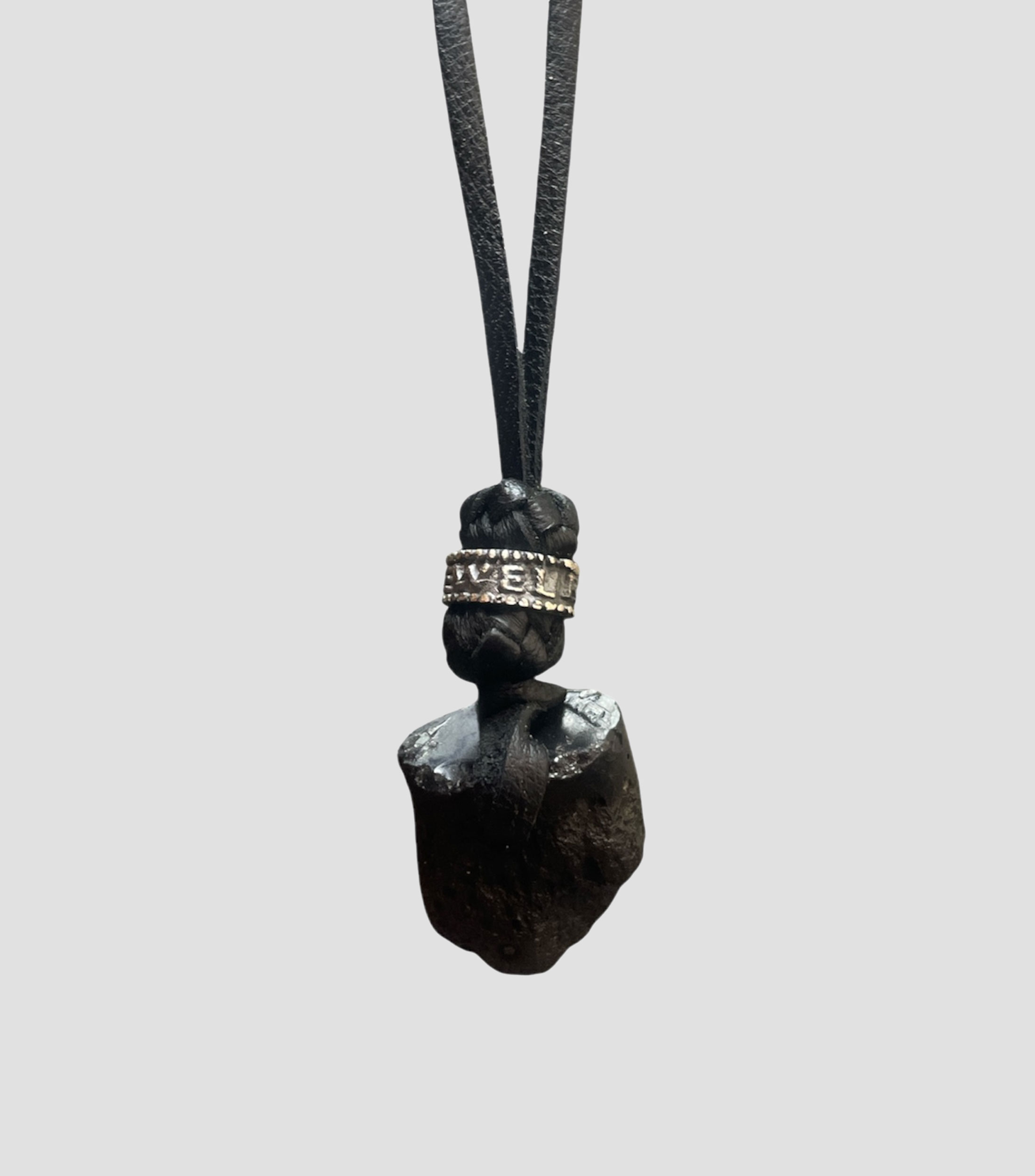 Collar con Amuleto Hombre