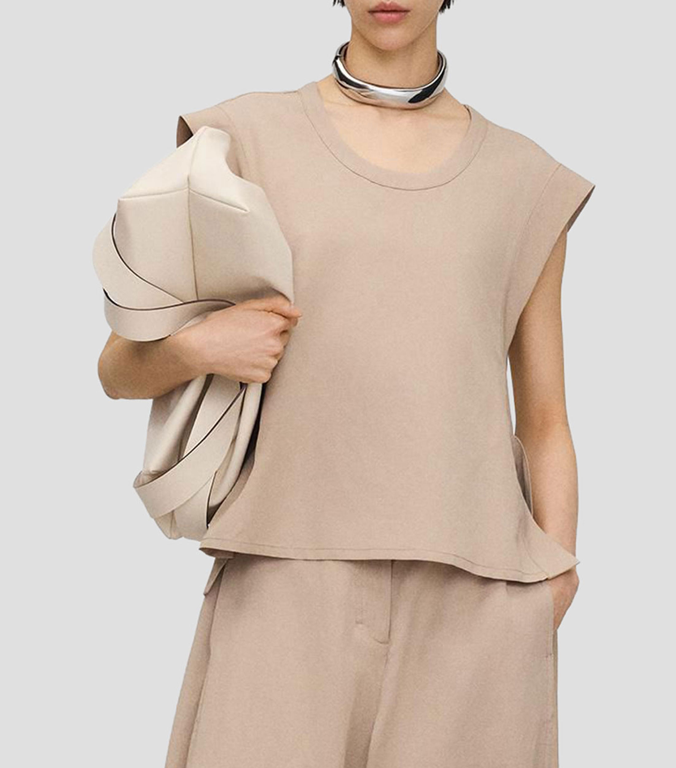 Blusa lisa sin mangas Mujer